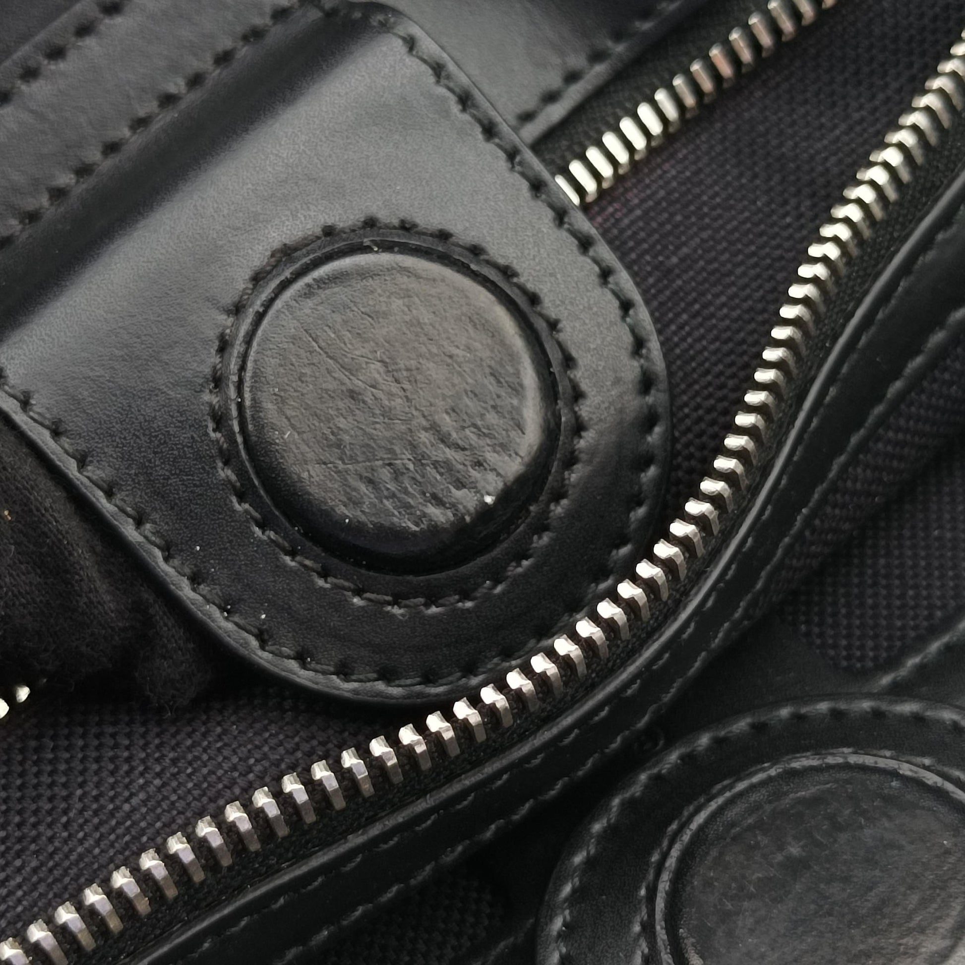 Pre-owned Gucci GG Supreme Tiger Black PVC coated canvas 495559 handbag | stylenewstar