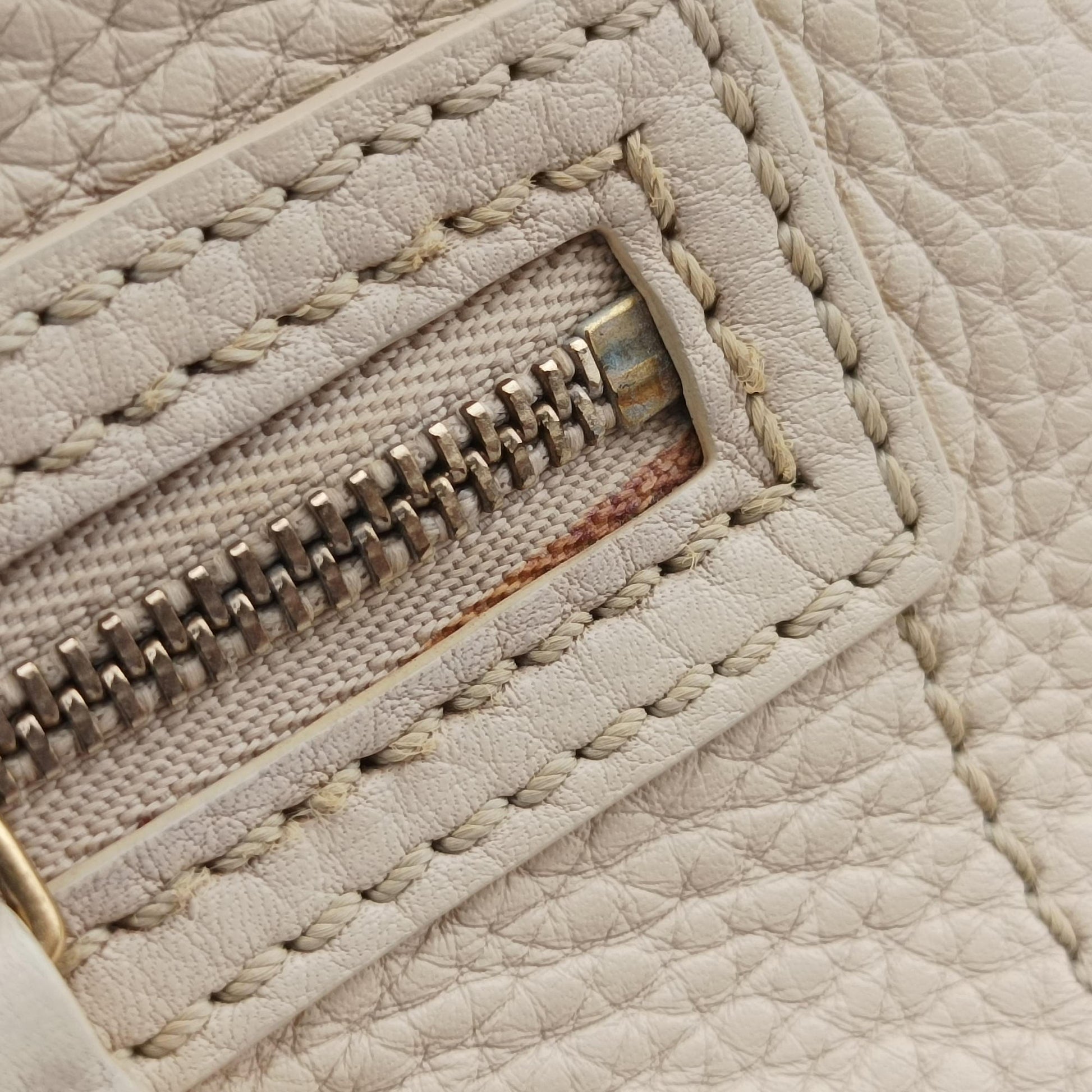 Pre-owned Celine luggage nano shopper Beige Leather  handbag | stylenewstar