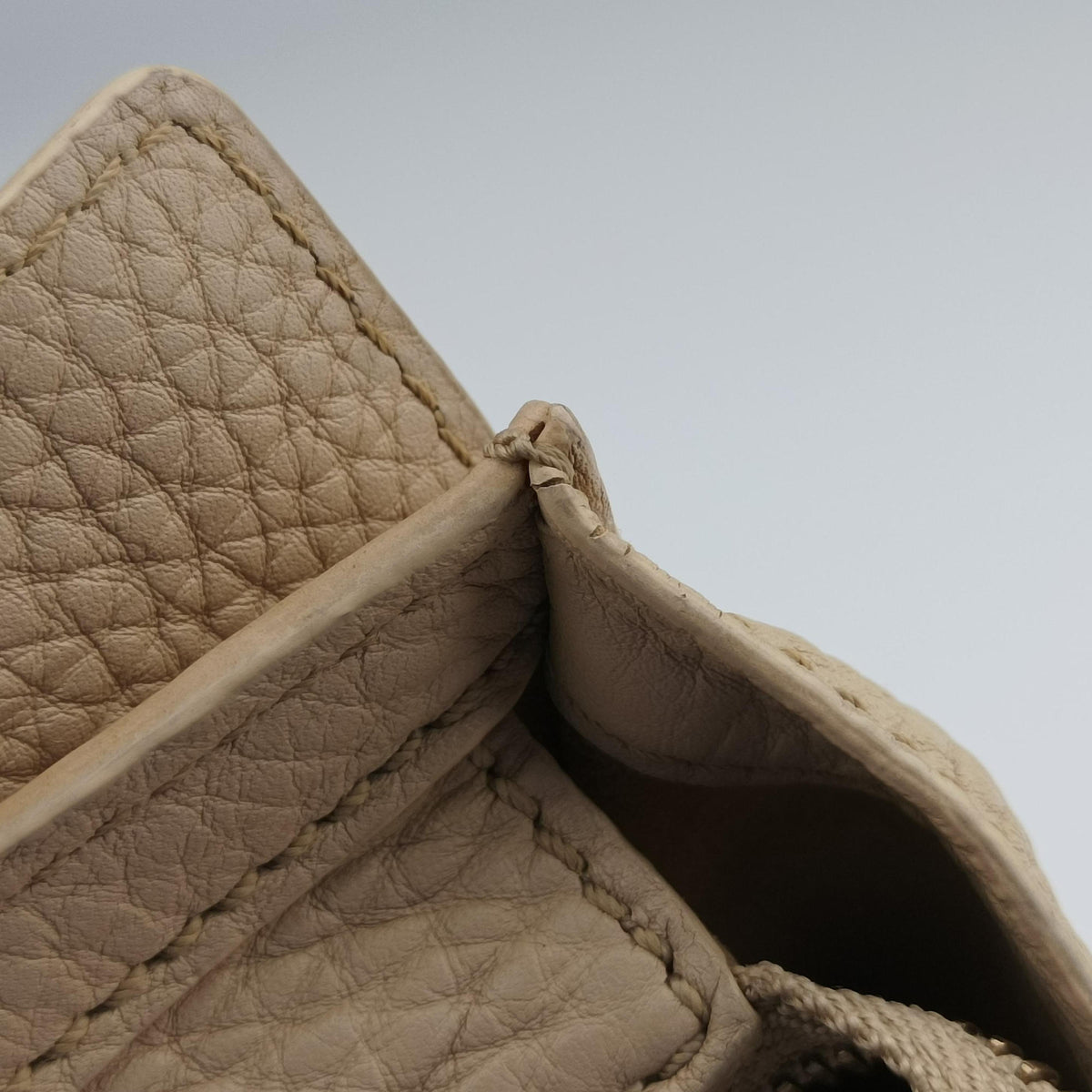 Pre-owned Celine luggage nano shopper Beige Leather  handbag | stylenewstar