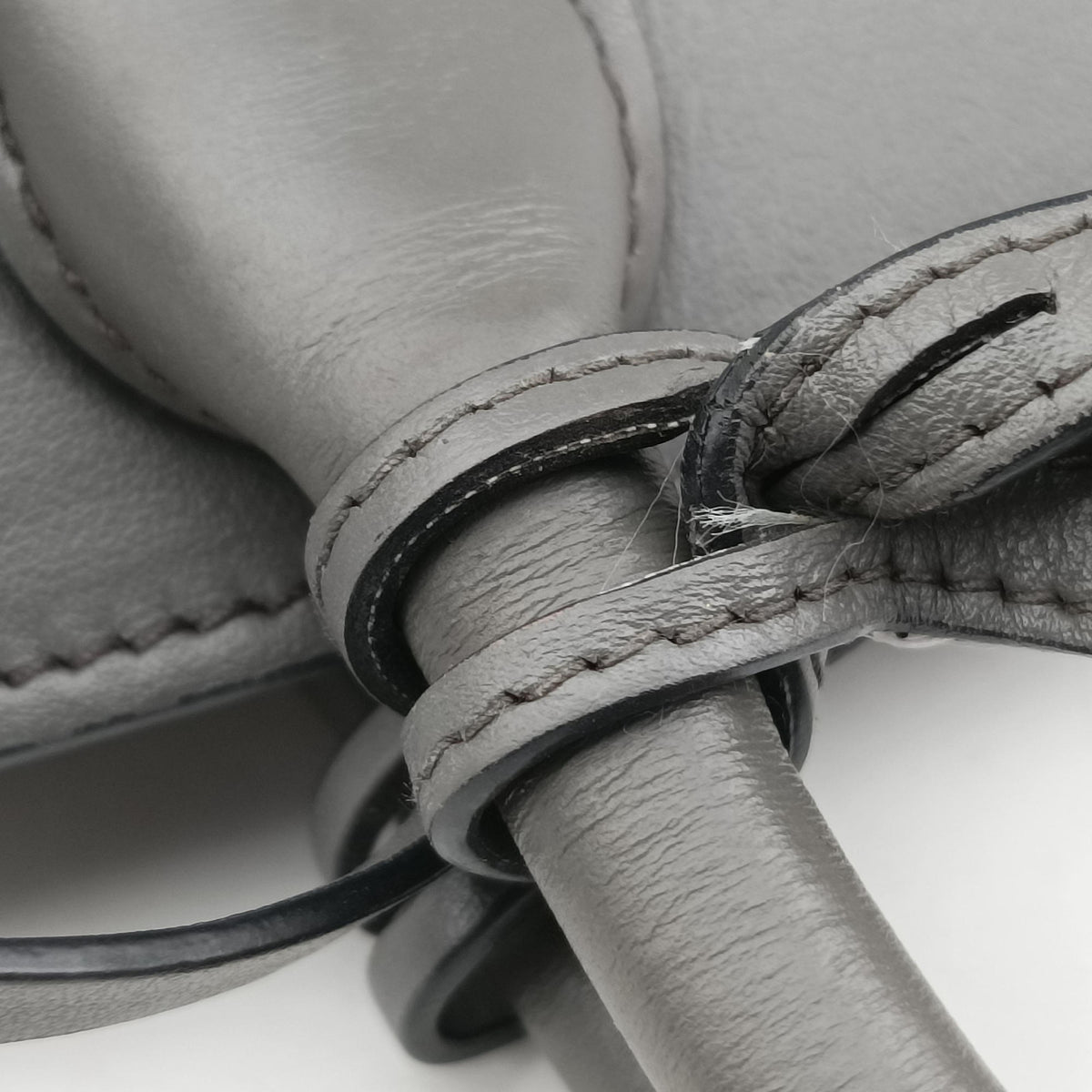 Esplanade Grey SAFFIANO Leather 1BA045 117 Pエスプラナード グレー サフィアーノレザー 1BA045 117 P