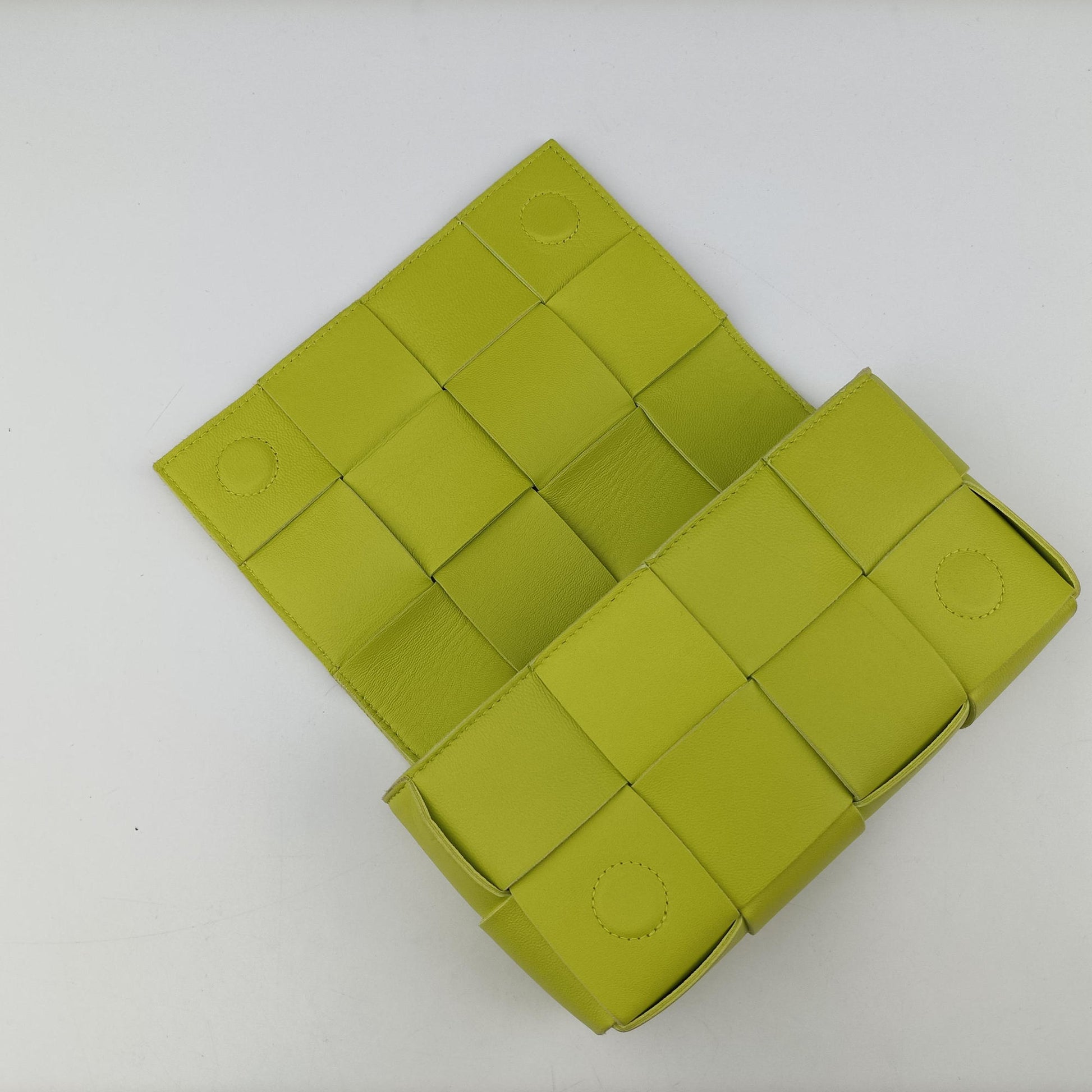 CASSETTE Green lambskin B09834635Tカセット グリーン ラムスキン B09834635T