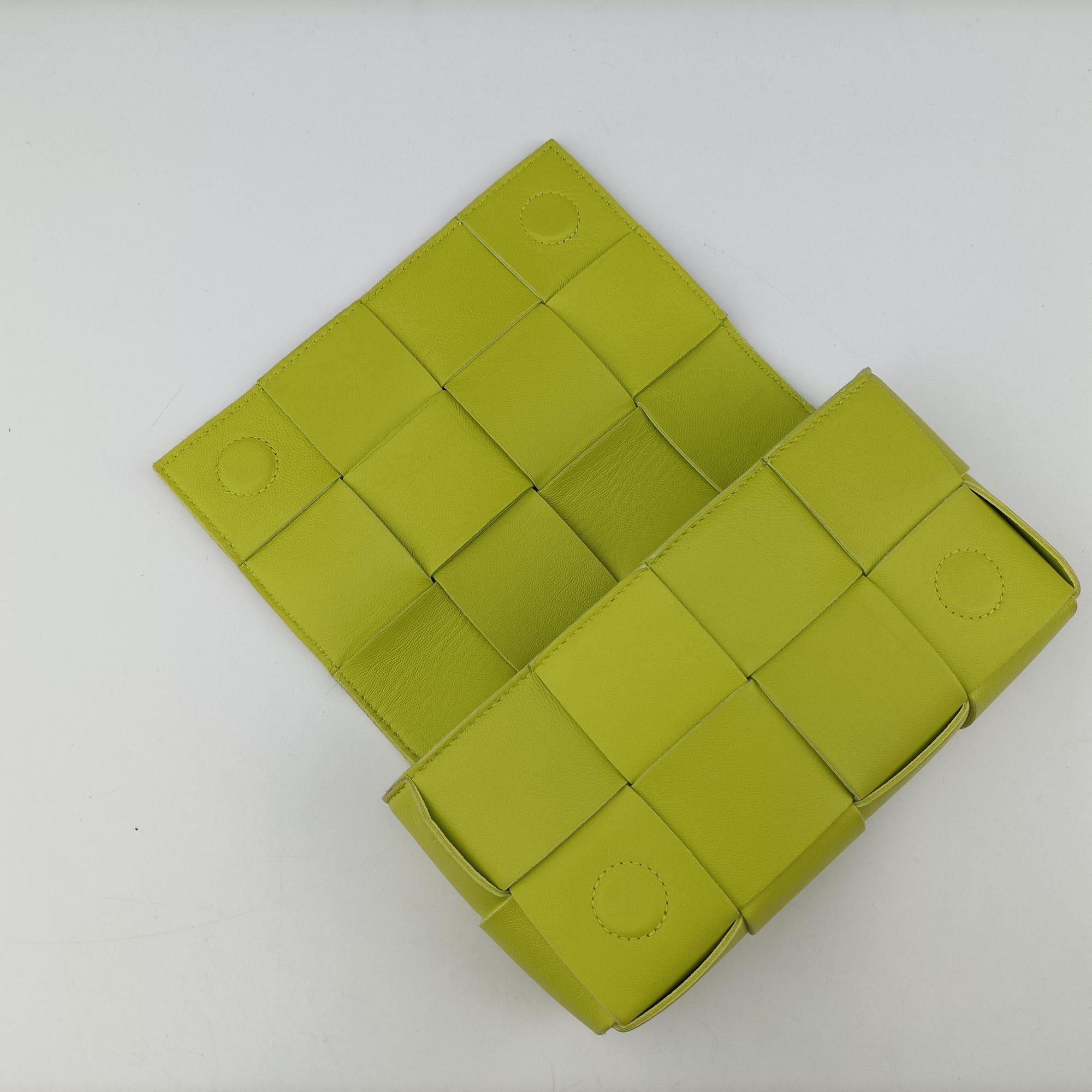 CASSETTE Green lambskin B09834635Tカセット グリーン ラムスキン B09834635T