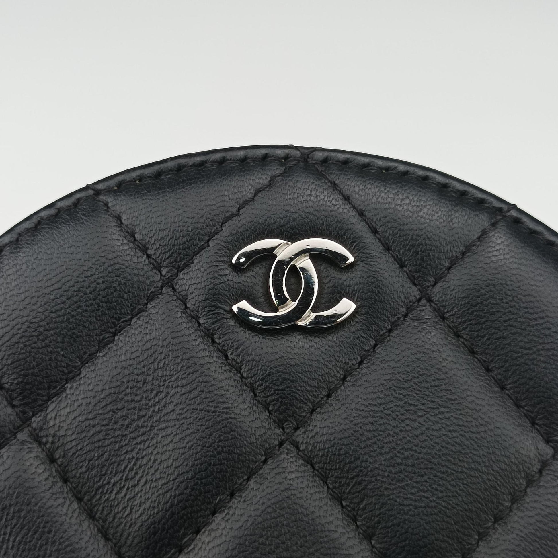 Matelasse Round Black lambskin AP0245 28493950マトラッセ ラウンド ブラック ラムスキン AP0245 28493950