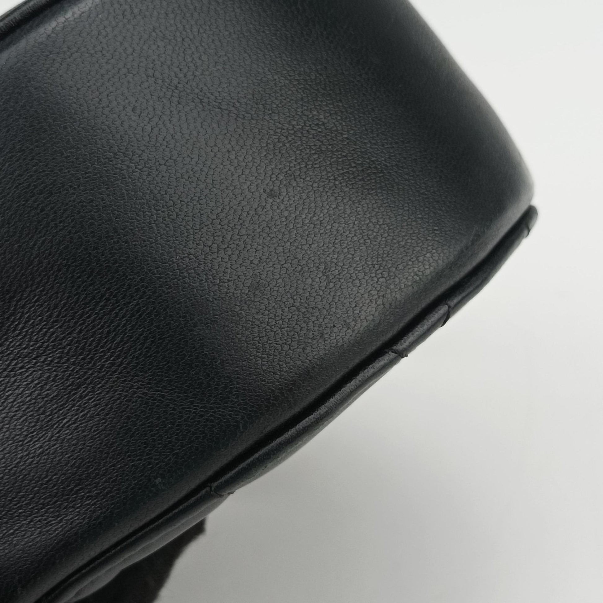 Matelasse Round Black lambskin AP0245 28493950マトラッセ ラウンド ブラック ラムスキン AP0245 28493950