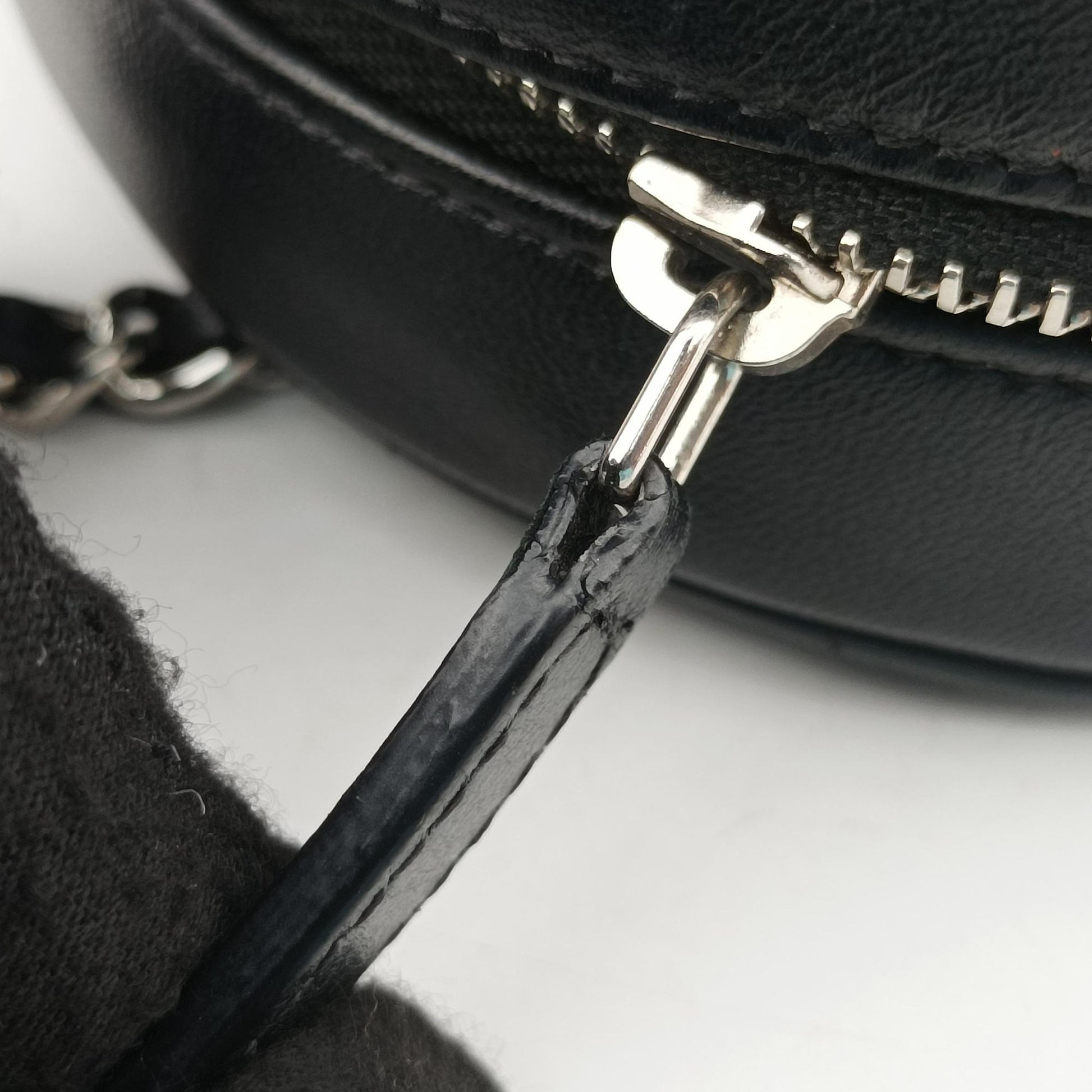 Matelasse Round Black lambskin AP0245 28493950マトラッセ ラウンド ブラック ラムスキン AP0245 28493950