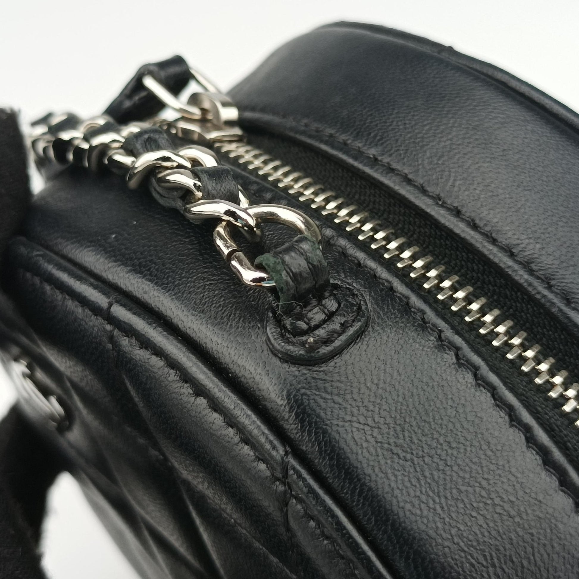 Matelasse Round Black lambskin AP0245 28493950マトラッセ ラウンド ブラック ラムスキン AP0245 28493950