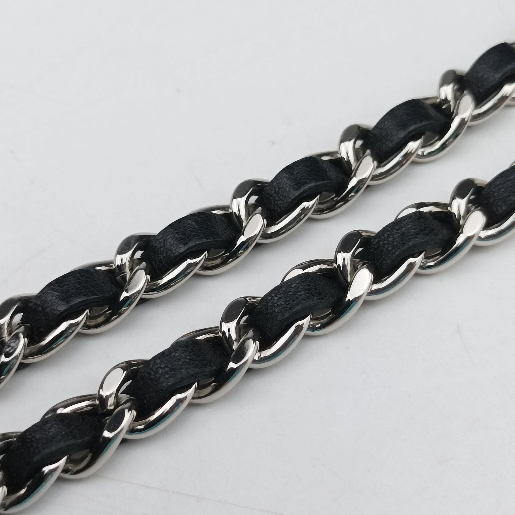 Matelasse Round Black lambskin AP0245 28493950マトラッセ ラウンド ブラック ラムスキン AP0245 28493950