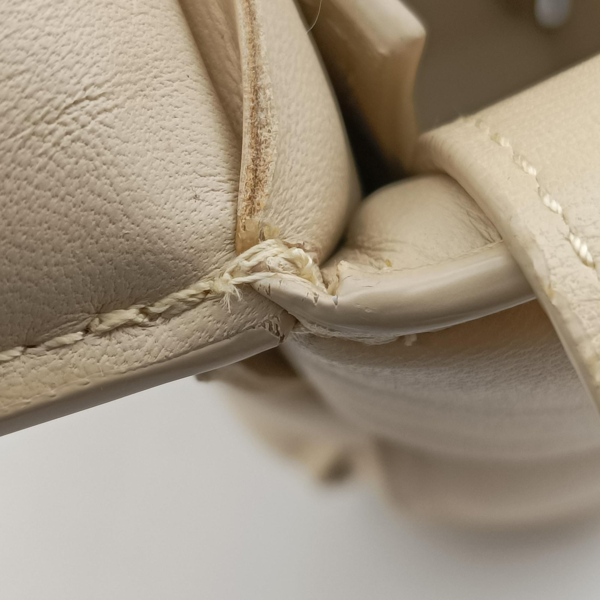 Padded CASSETTE Beige lambskin B09211443Sパデッド カセット ベージュ ラムスキン B09211443S