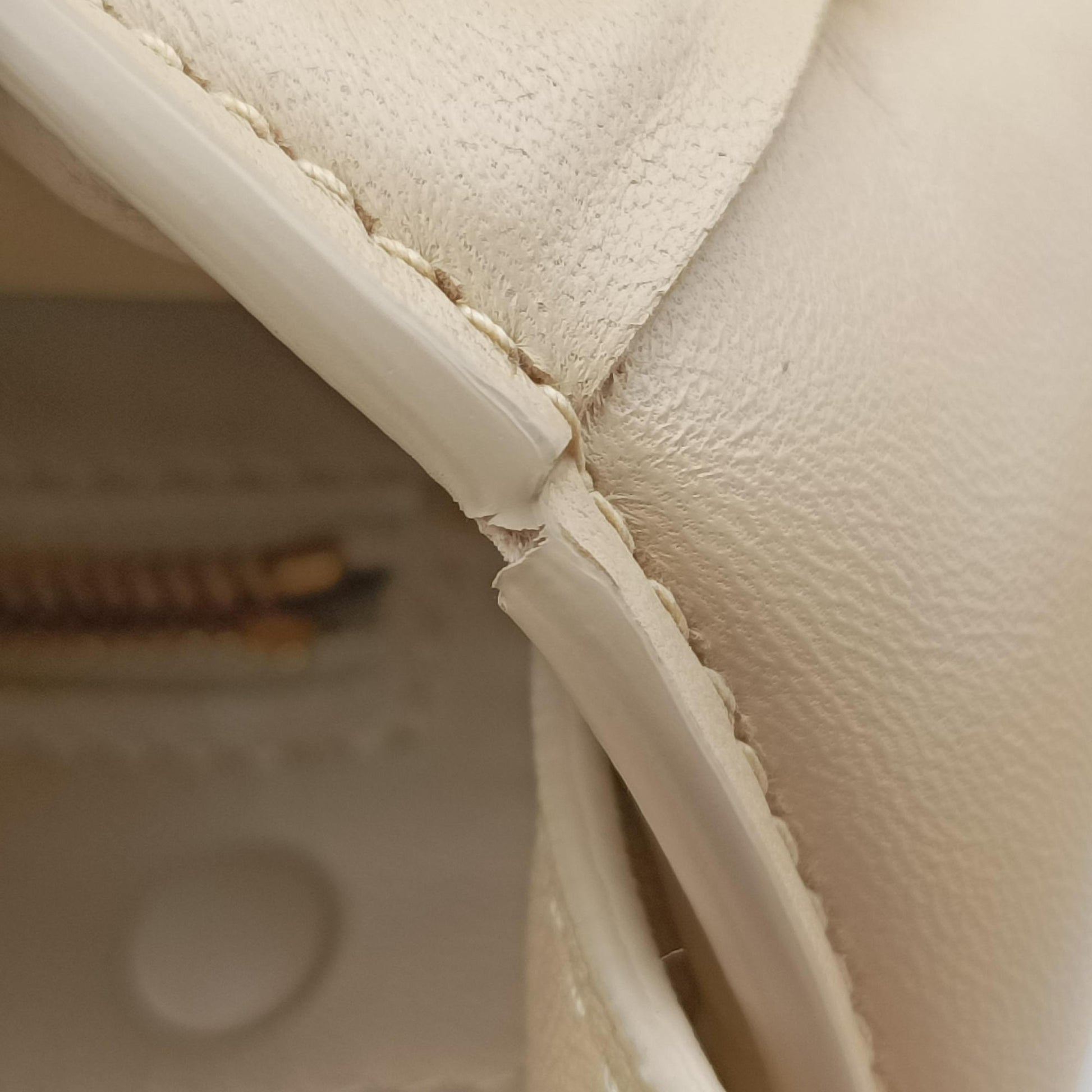 Padded CASSETTE Beige lambskin B09211443Sパデッド カセット ベージュ ラムスキン B09211443S