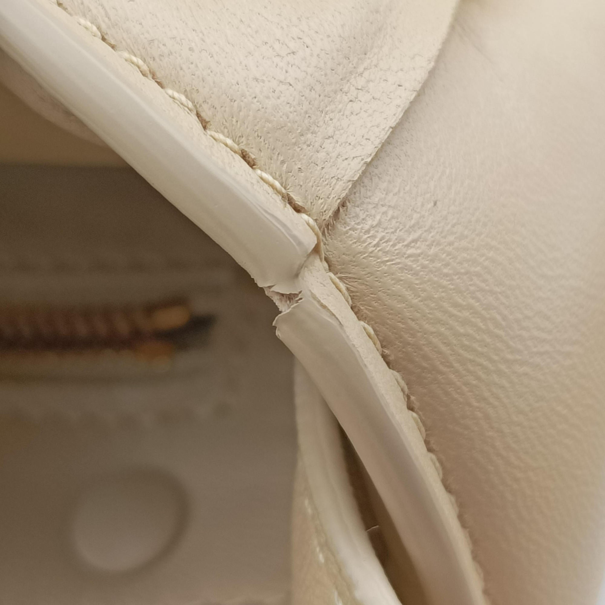 Padded CASSETTE Beige lambskin B09211443Sパデッド カセット ベージュ ラムスキン B09211443S