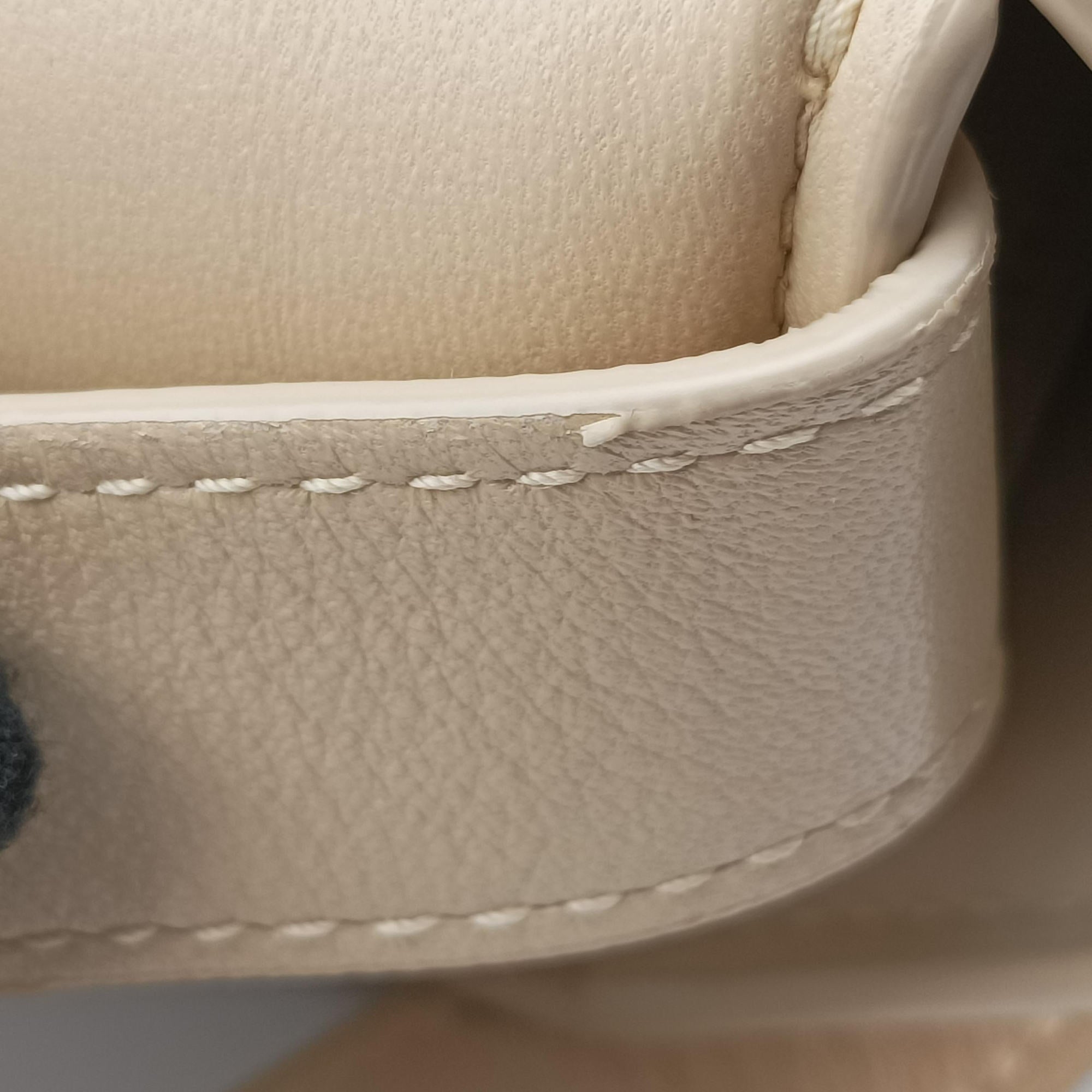 Padded CASSETTE Beige lambskin B09211443Sパデッド カセット ベージュ ラムスキン B09211443S