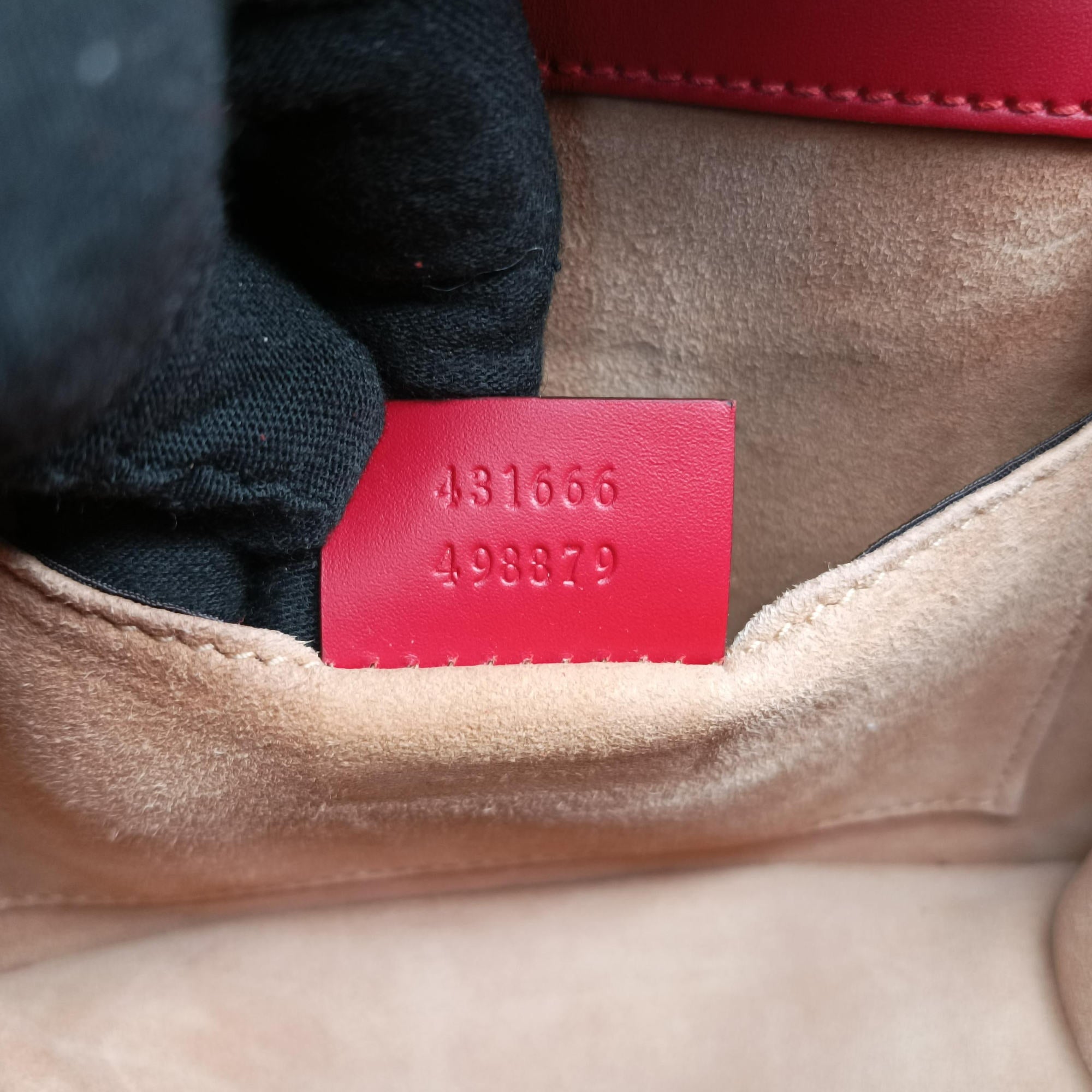 Pre-owned Gucci Sylvie Red Leather 431666 shoulderbag | stylenewstar