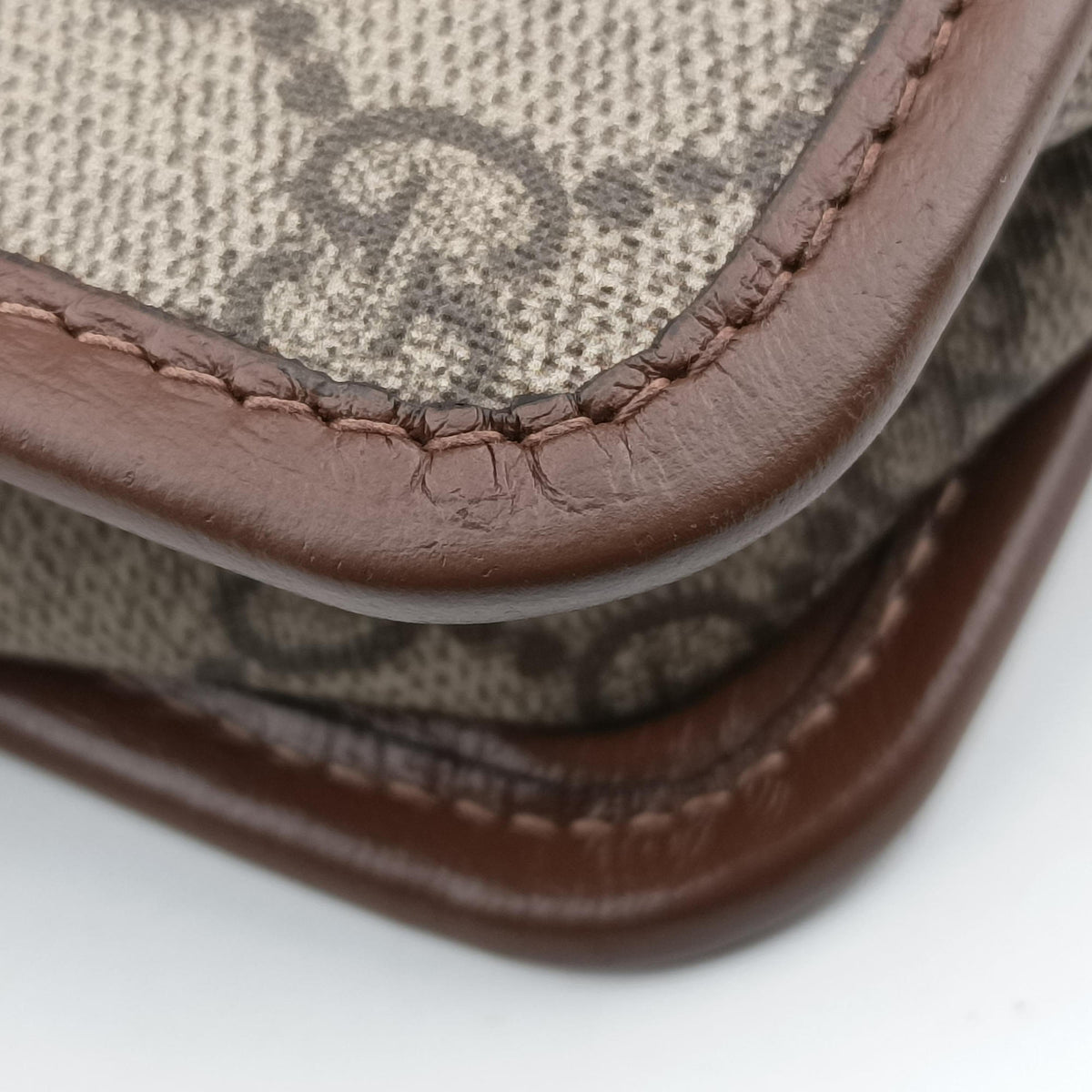 Vintage Gucci Fake/Not GG Supreme Brown PVC coated canvas 636243 clutchbag | stylenewstar