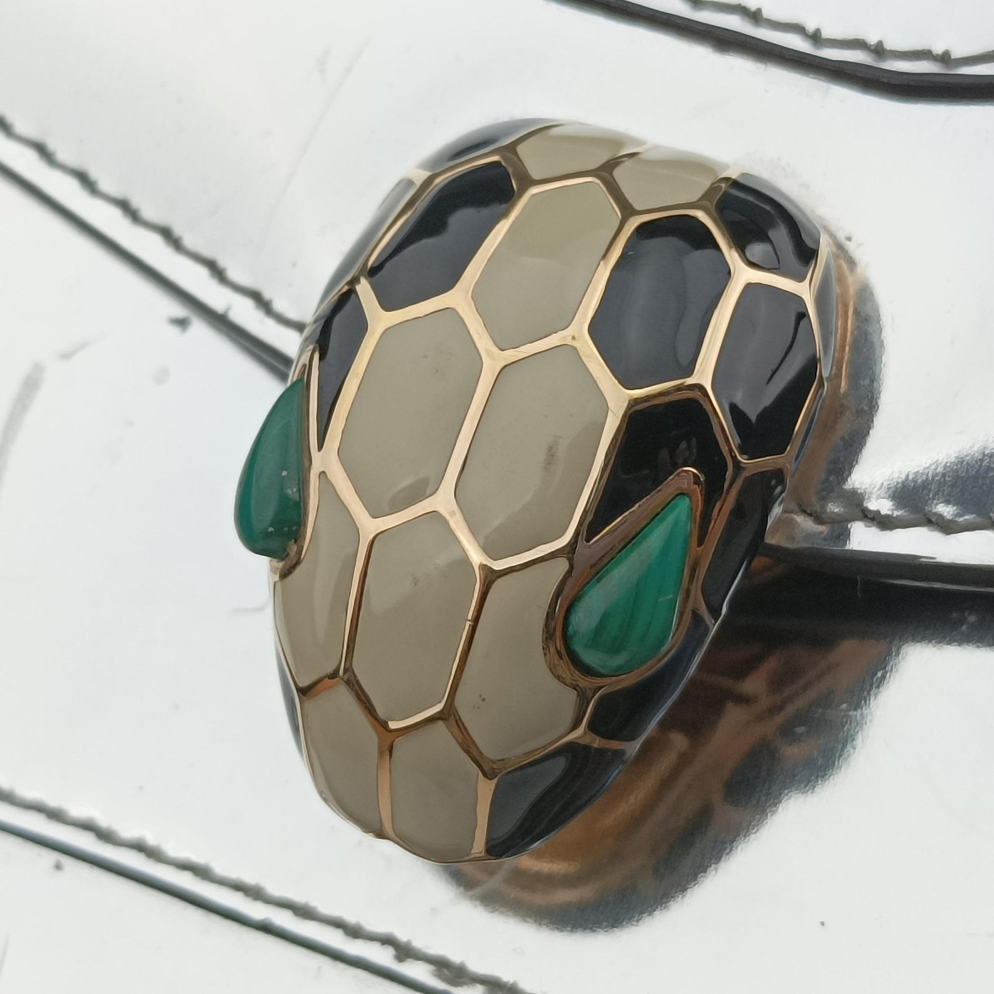 SERPENTI FOREVER Silver Patent LA.N14.3830セルペンティ フォーエバー シルバー パテント LA.N14.3830
