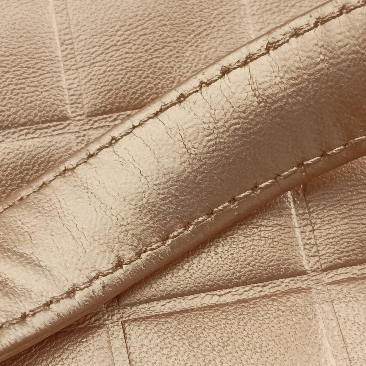 Choco Bar Golden lambskin A17443 6913347チョコバー ゴールド ラムスキン A17443 6913347