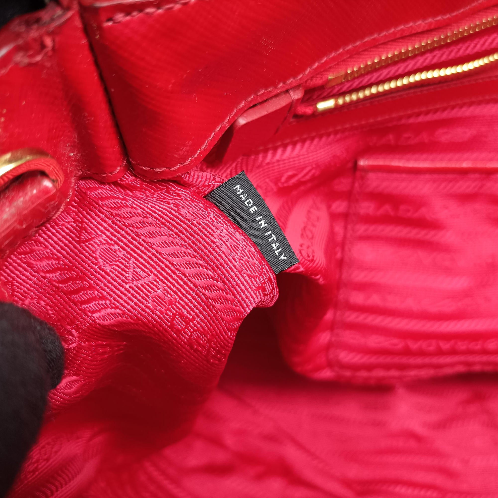 Galleria Red SAFFIANO Patent BN1801 31/H 208ガレリア レッド サフィアーノ パテント BN1801 31/H 208
