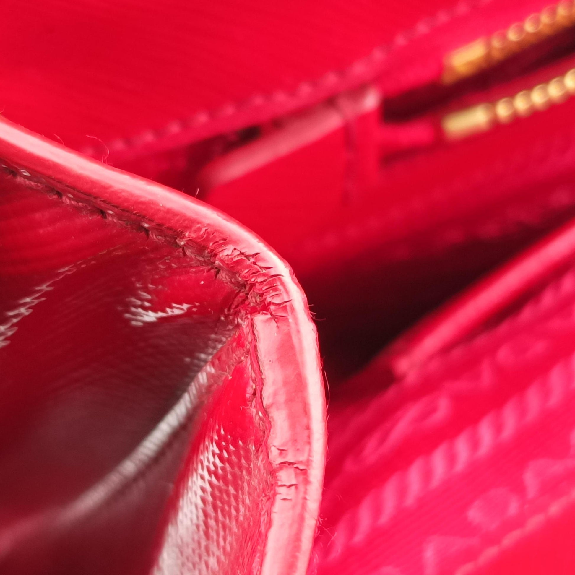 Galleria Red SAFFIANO Patent BN1801 31/H 208ガレリア レッド サフィアーノ パテント BN1801 31/H 208
