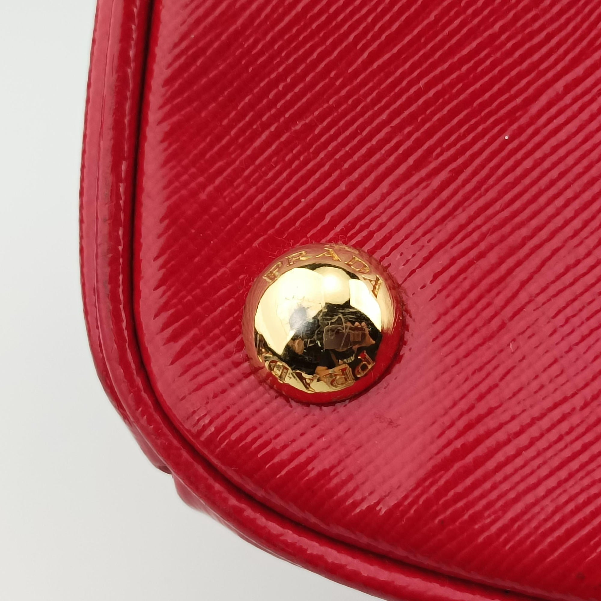 Galleria Red SAFFIANO Patent BN1801 31/H 208ガレリア レッド サフィアーノ パテント BN1801 31/H 208