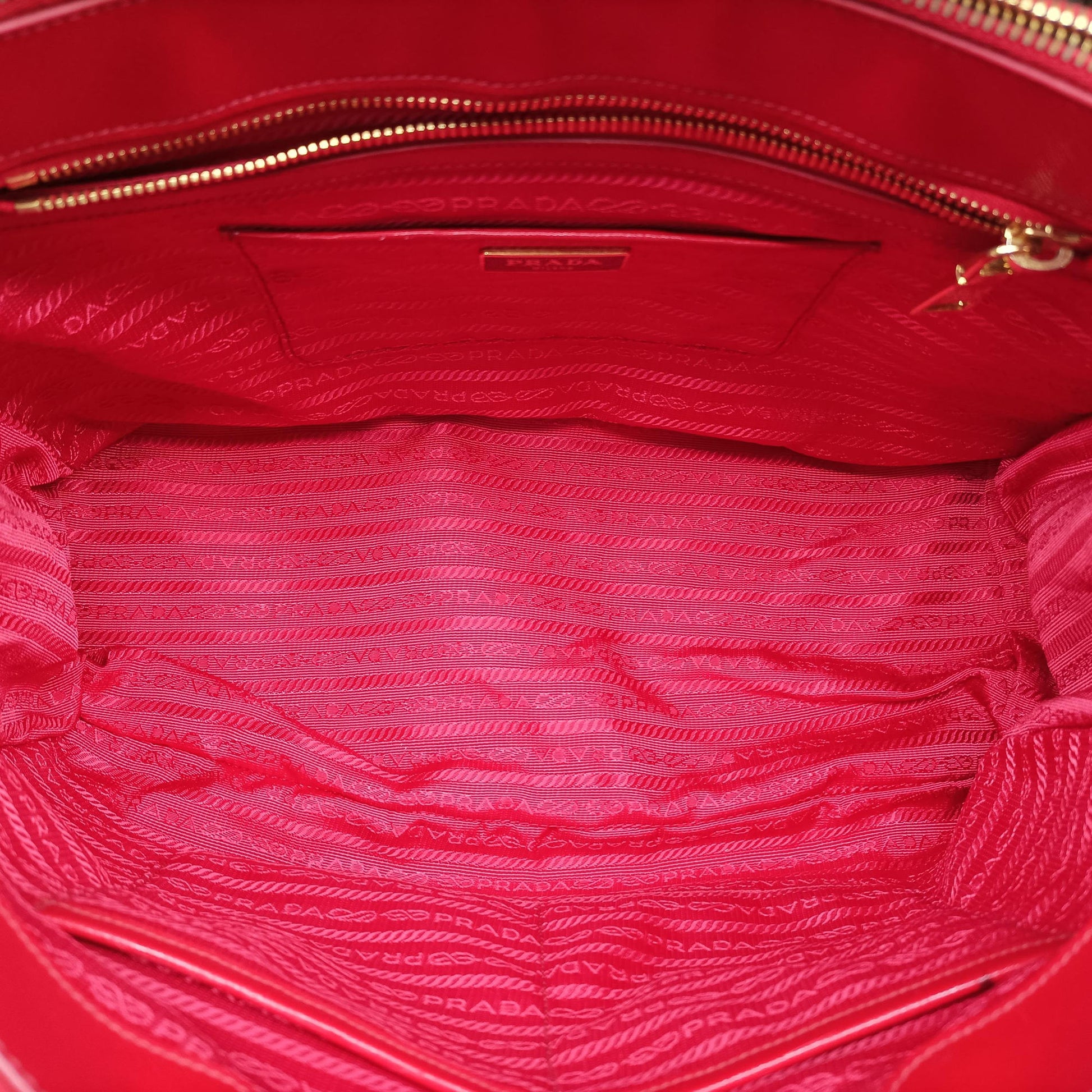Galleria Red SAFFIANO Patent BN1801 31/H 208ガレリア レッド サフィアーノ パテント BN1801 31/H 208