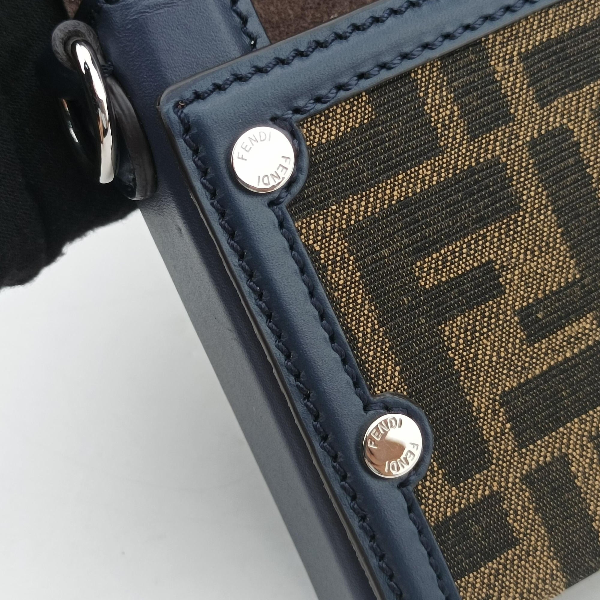 Zucca Soft Trunk Phone Pouch Brown canvas 7AS139 7AS139-AFBV-239-0501ズッカ ソフトトランク スマホポーチ ブラウン キャンバス 7AS139 7AS139-AFBV-239-0501
