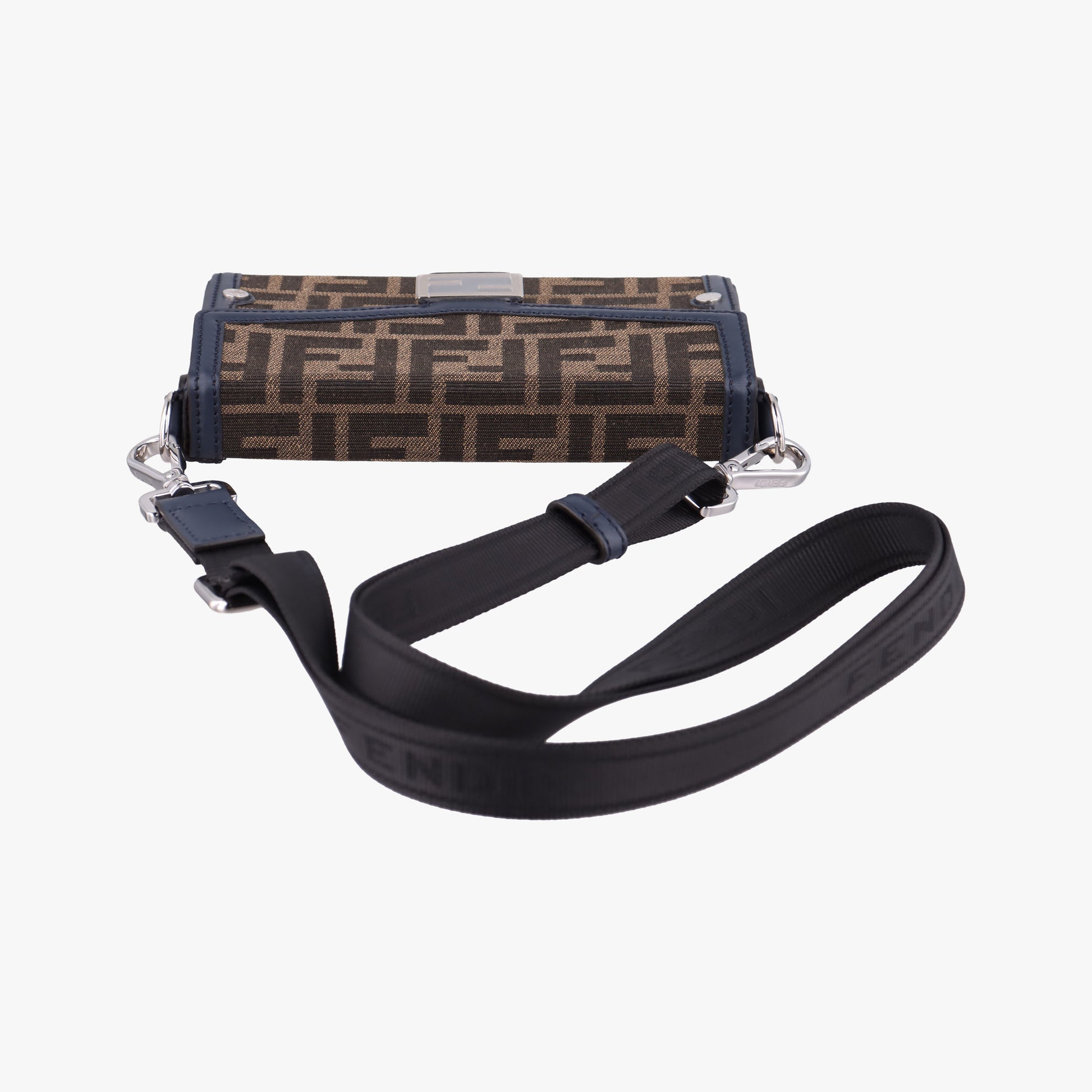 Zucca Soft Trunk Phone Pouch Brown canvas 7AS139 7AS139-AFBV-239-0501ズッカ ソフトトランク スマホポーチ ブラウン キャンバス 7AS139 7AS139-AFBV-239-0501