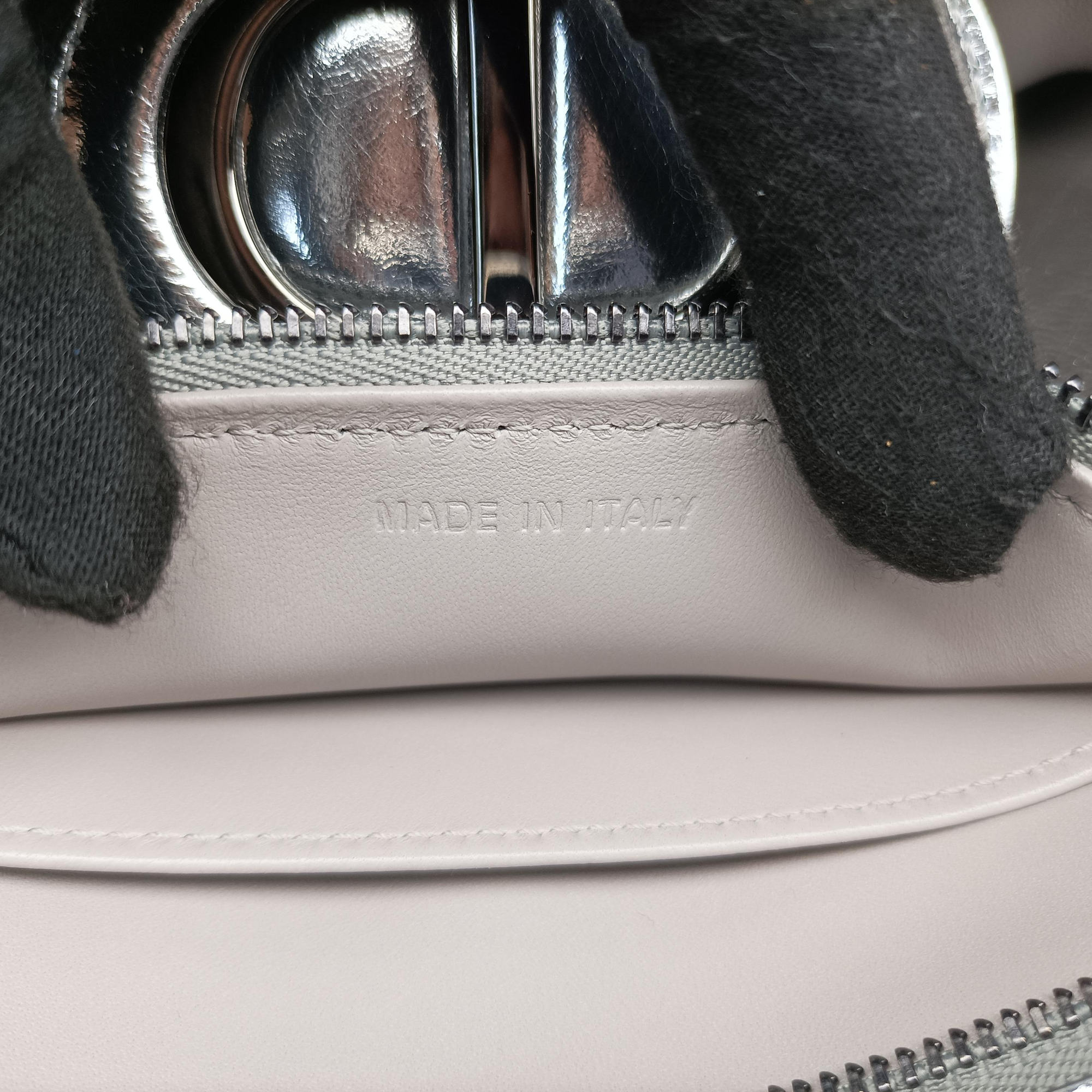 Dior double Medium Silver Leather 10-MA-0241ディオール ダブル ミディアム シルバー レザー 10-MA-0241