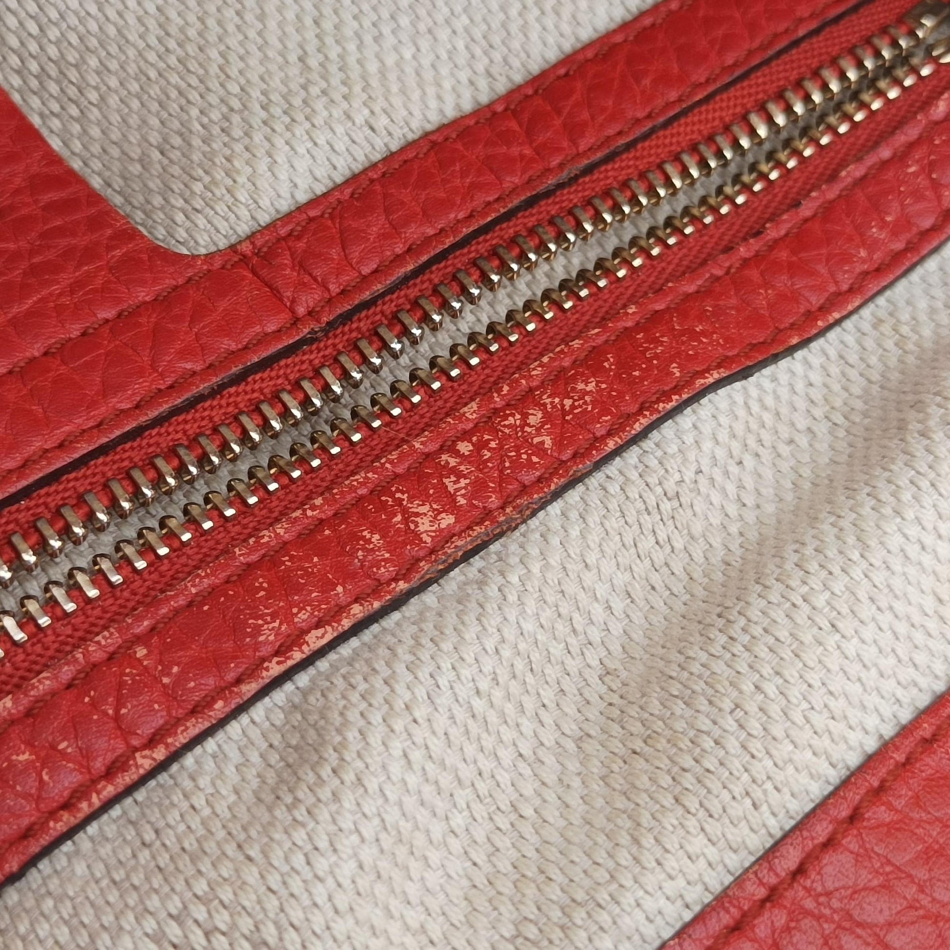 Pre-owned Gucci Soho Red Leather 282309 handbag | stylenewstar