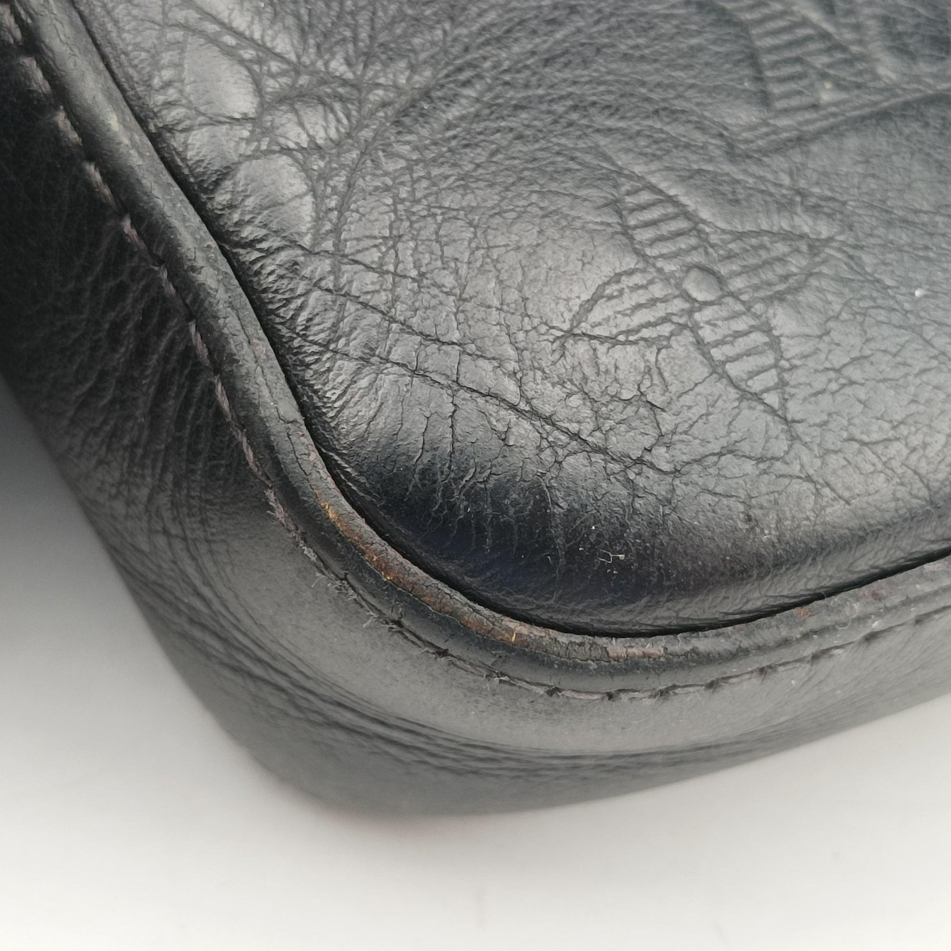 Secondhand Louis Vuitton Duo Messenger Noir Monogram Shadow M69827 shoulderbag | stylenewstar