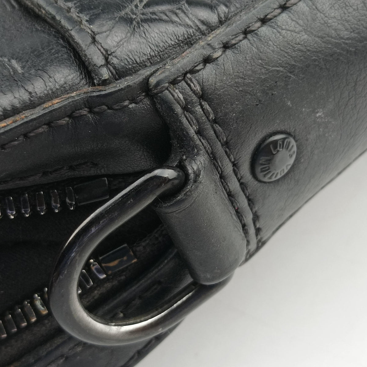 Secondhand Louis Vuitton Duo Messenger Noir Monogram Shadow M69827 shoulderbag | stylenewstar