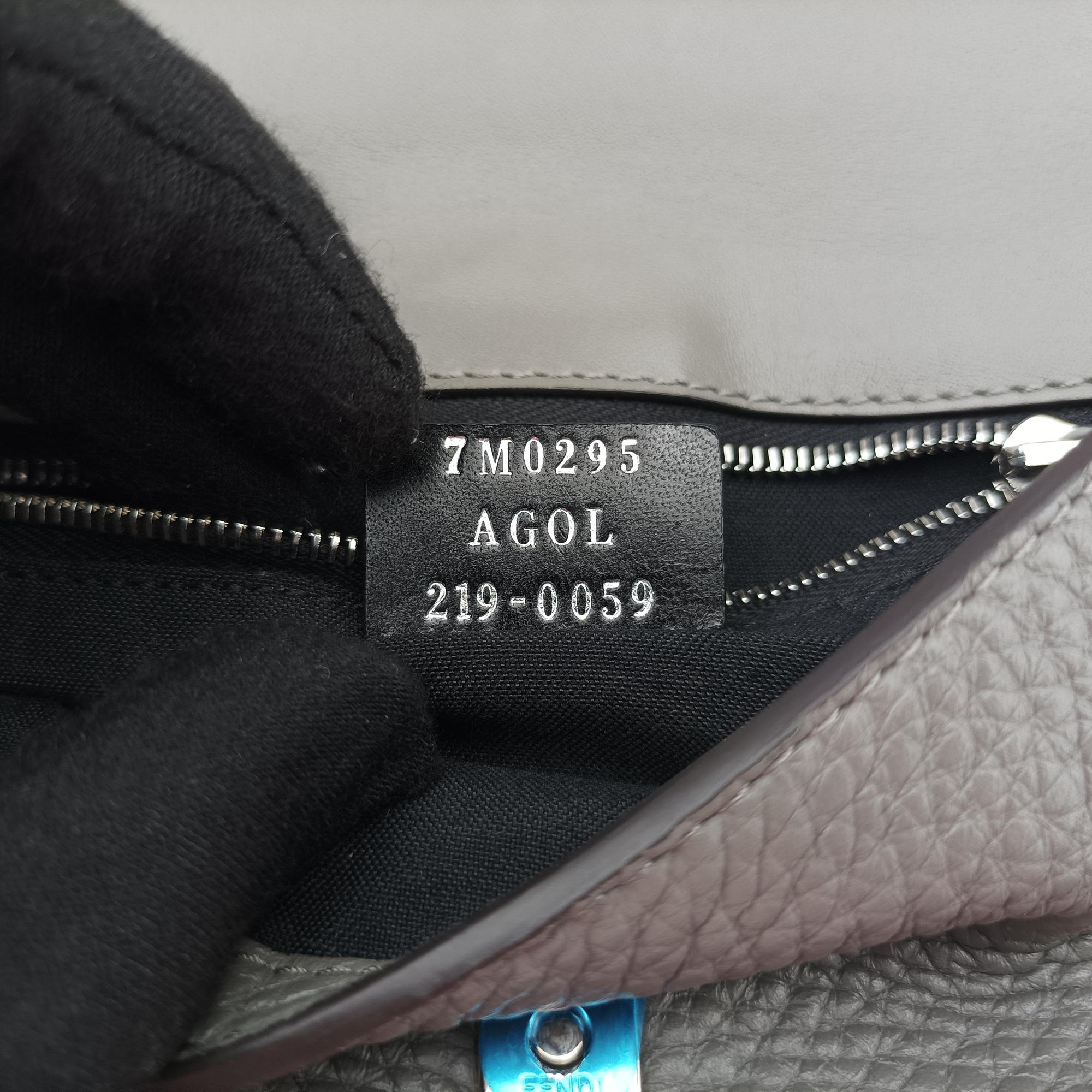 FF Logo Baguette slim Grey Leather 7M0295 7M0295 AGOL 219-0059バゲット スリム グレー レザー 7M0295 7M0295 AGOL 219-0059