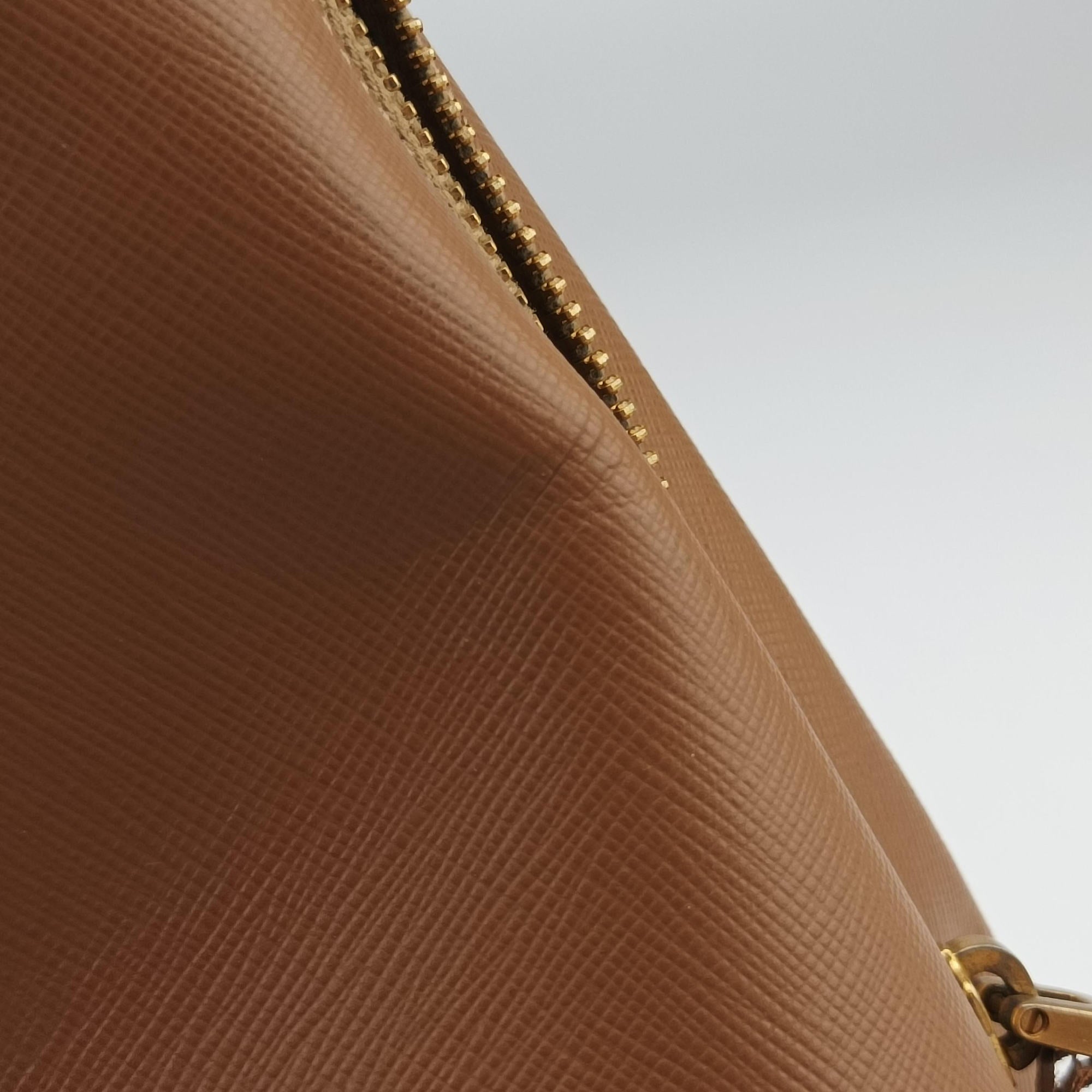 Secondhand Prada Promenade Brown SAFFIANO patent BN2567 handbag | stylenewstar