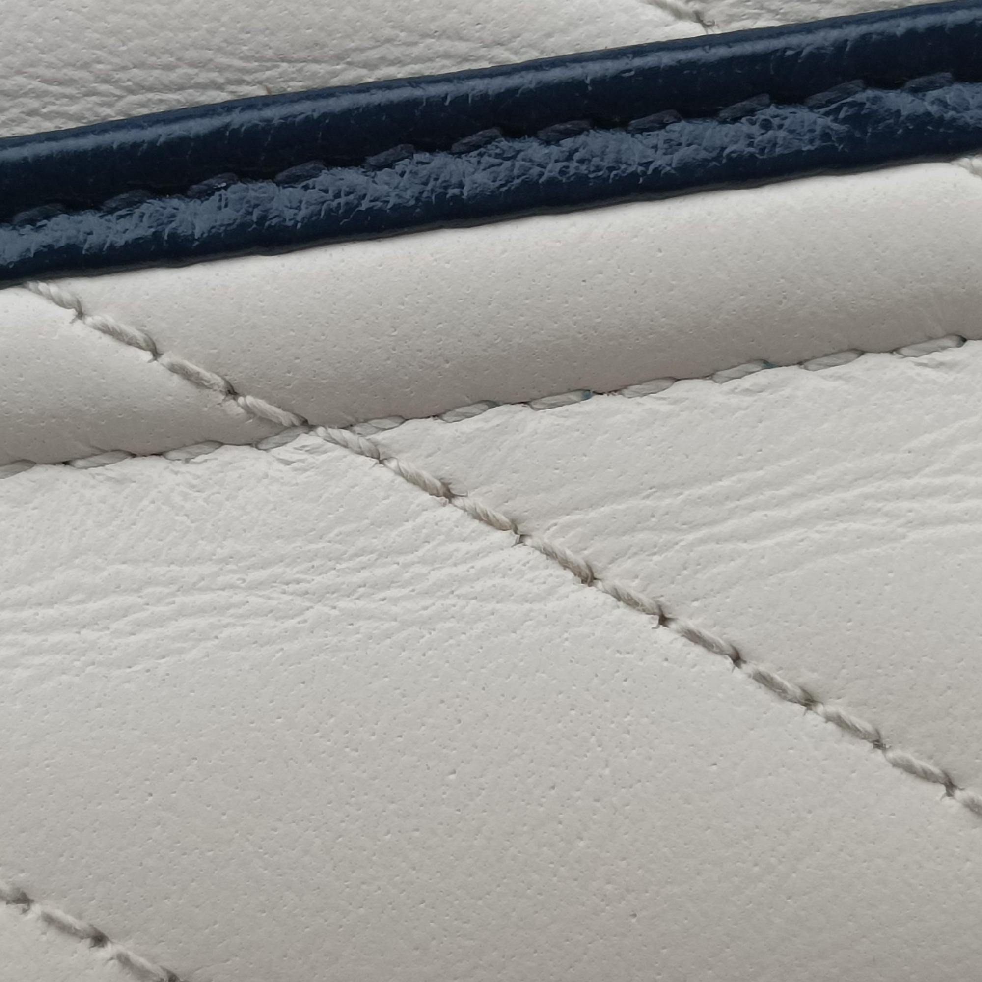 GG Marmont White×navy Leather 574969 GGマーモント ホワイト×ネイビー レザー 574969 