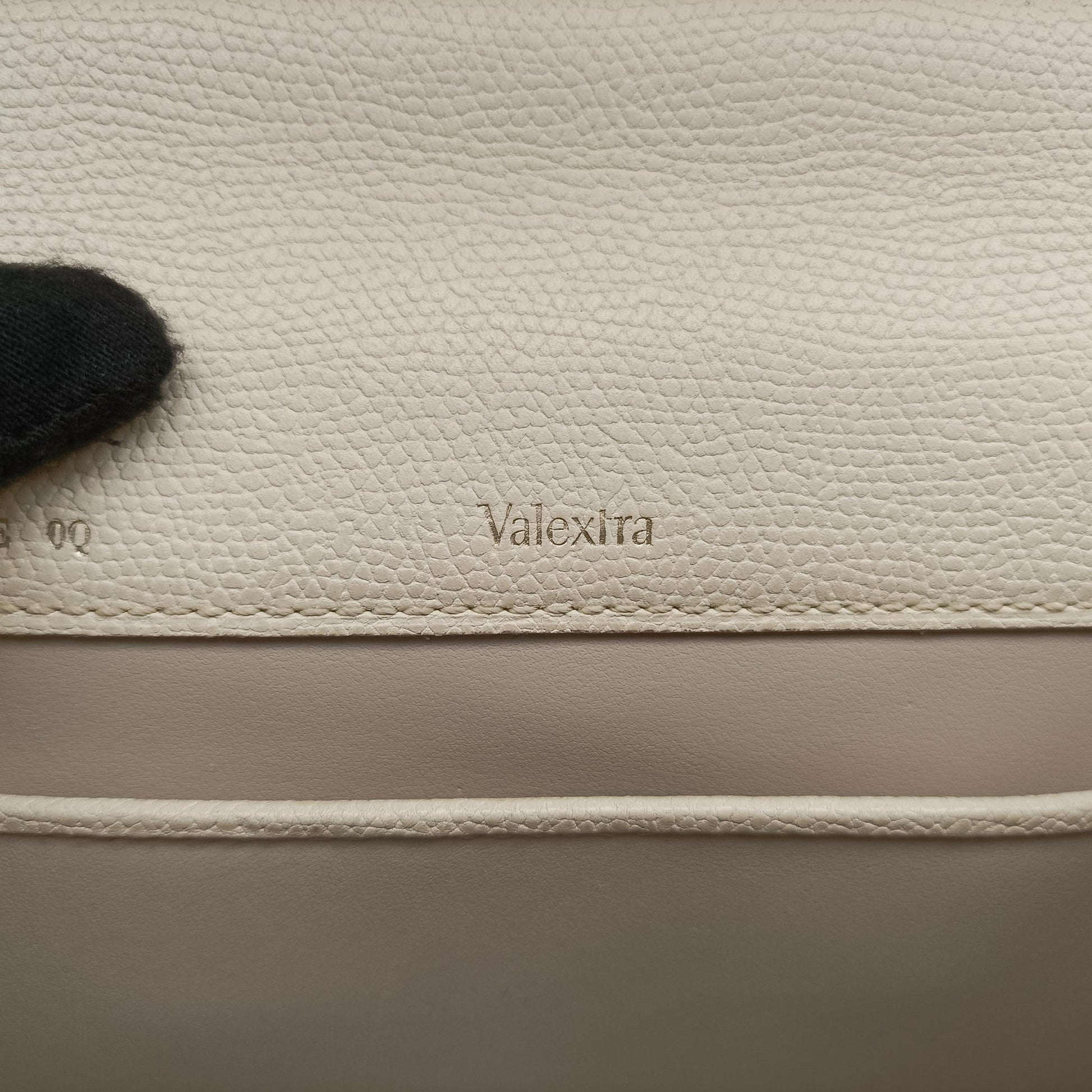 Iside White Calfskin N 431666イジィデ ホワイト カーフスキン N 431666
