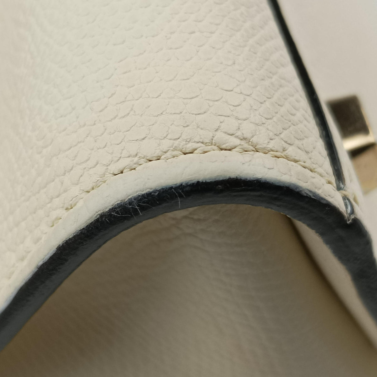 Iside White Calfskin N 431666イジィデ ホワイト カーフスキン N 431666
