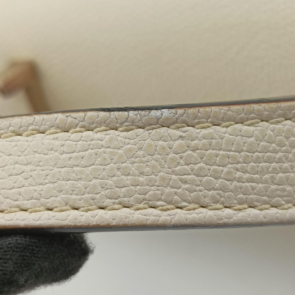 Iside White Calfskin N 431666イジィデ ホワイト カーフスキン N 431666