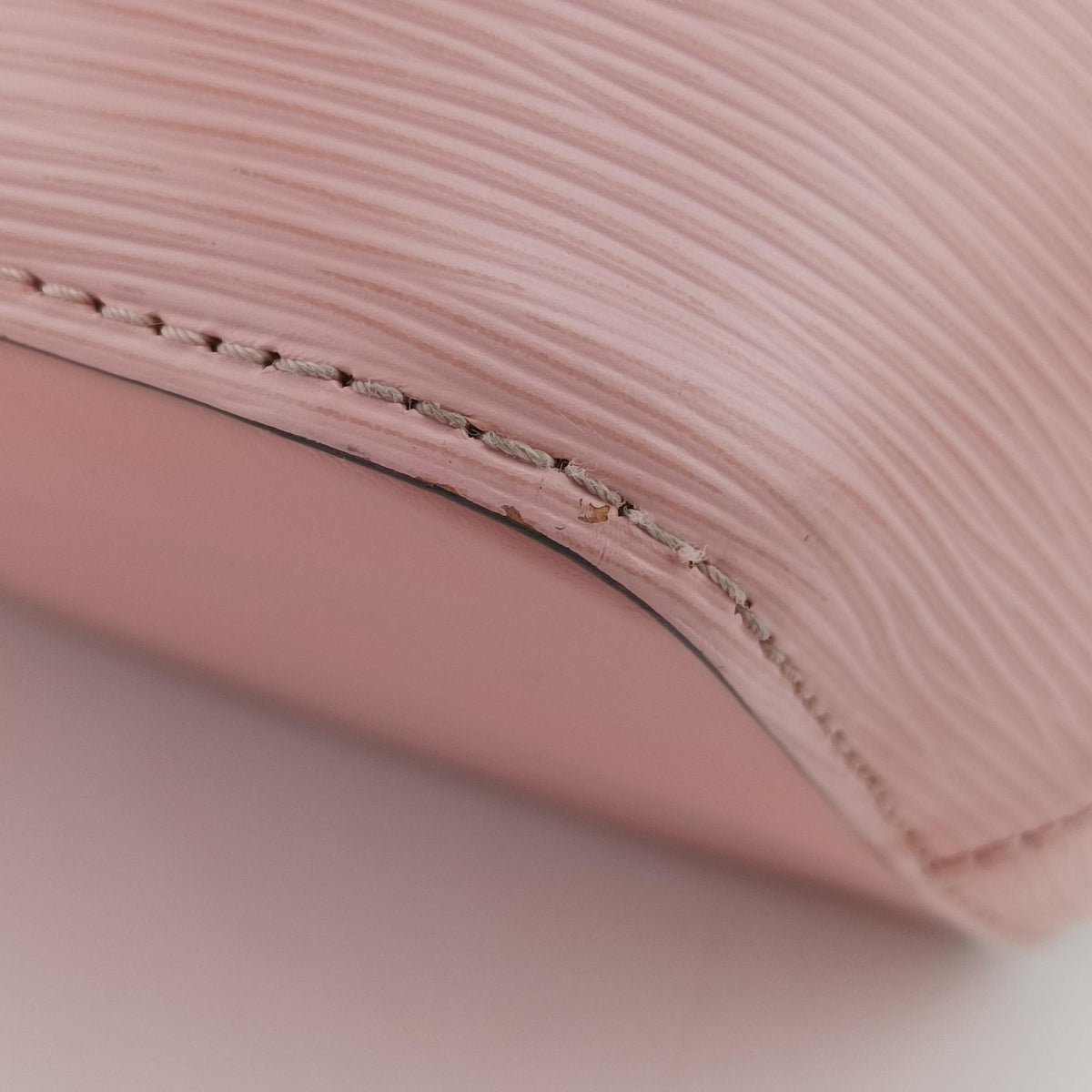 Pre-owned Louis Vuitton NeoNoe Rose Valerine Epi M54370 shoulderbag | stylenewstar