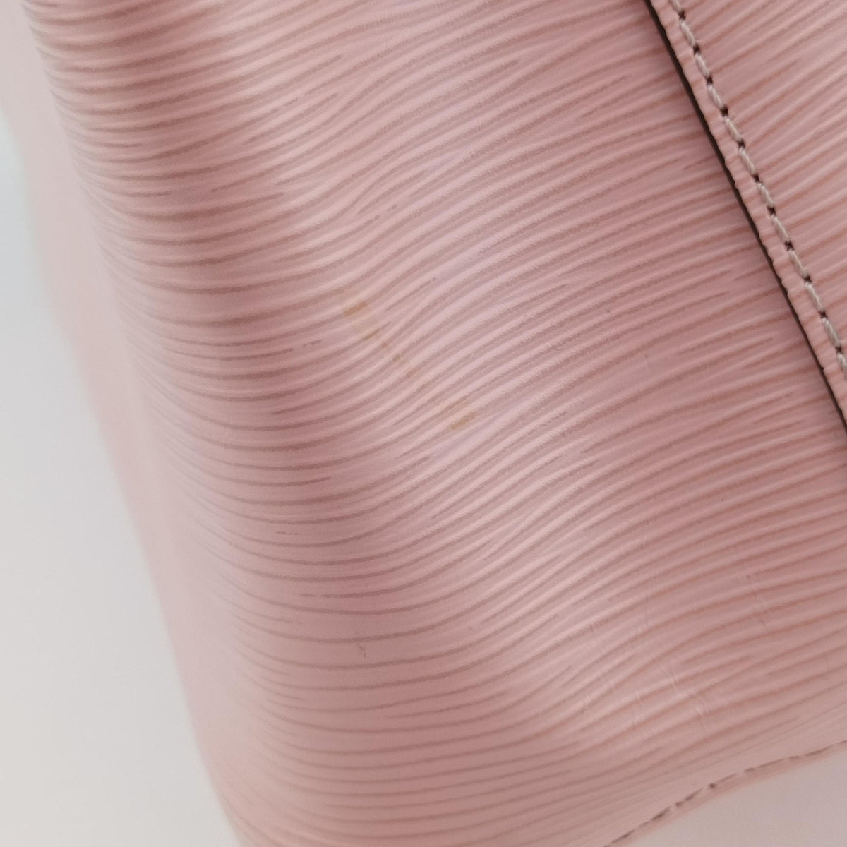 Pre-owned Louis Vuitton NeoNoe Rose Valerine Epi M54370 shoulderbag | stylenewstar