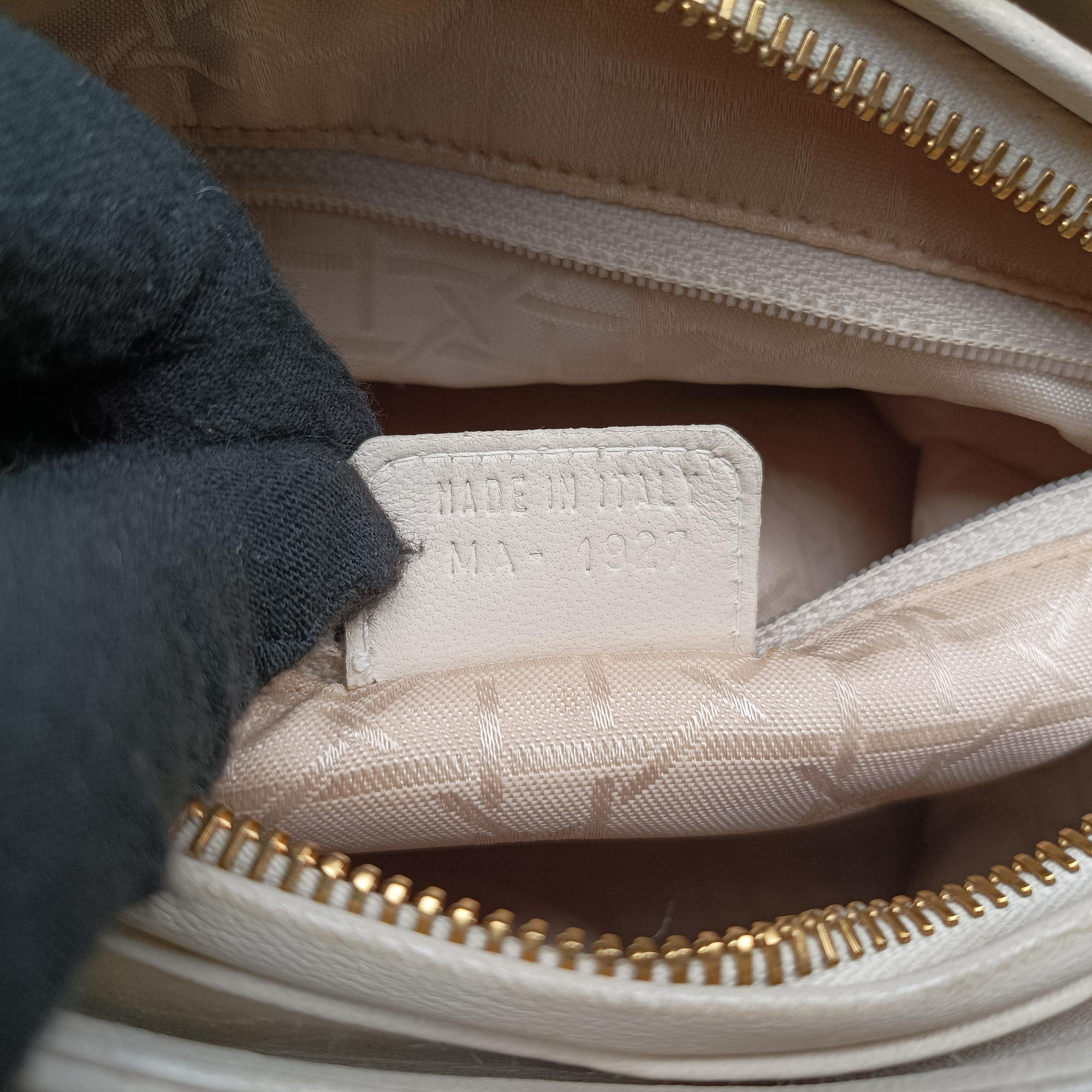 Lady Dior White lambskin MA-1927レディディオール ホワイト ラムスキン MA-1927