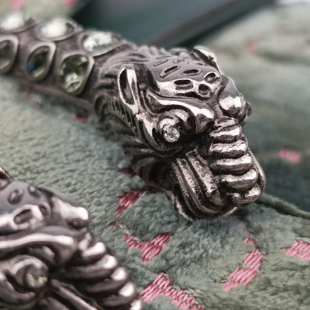 Dionysus Green velour 499623 H023956694デュオニソス グリーン ベロア 499623 H023956694