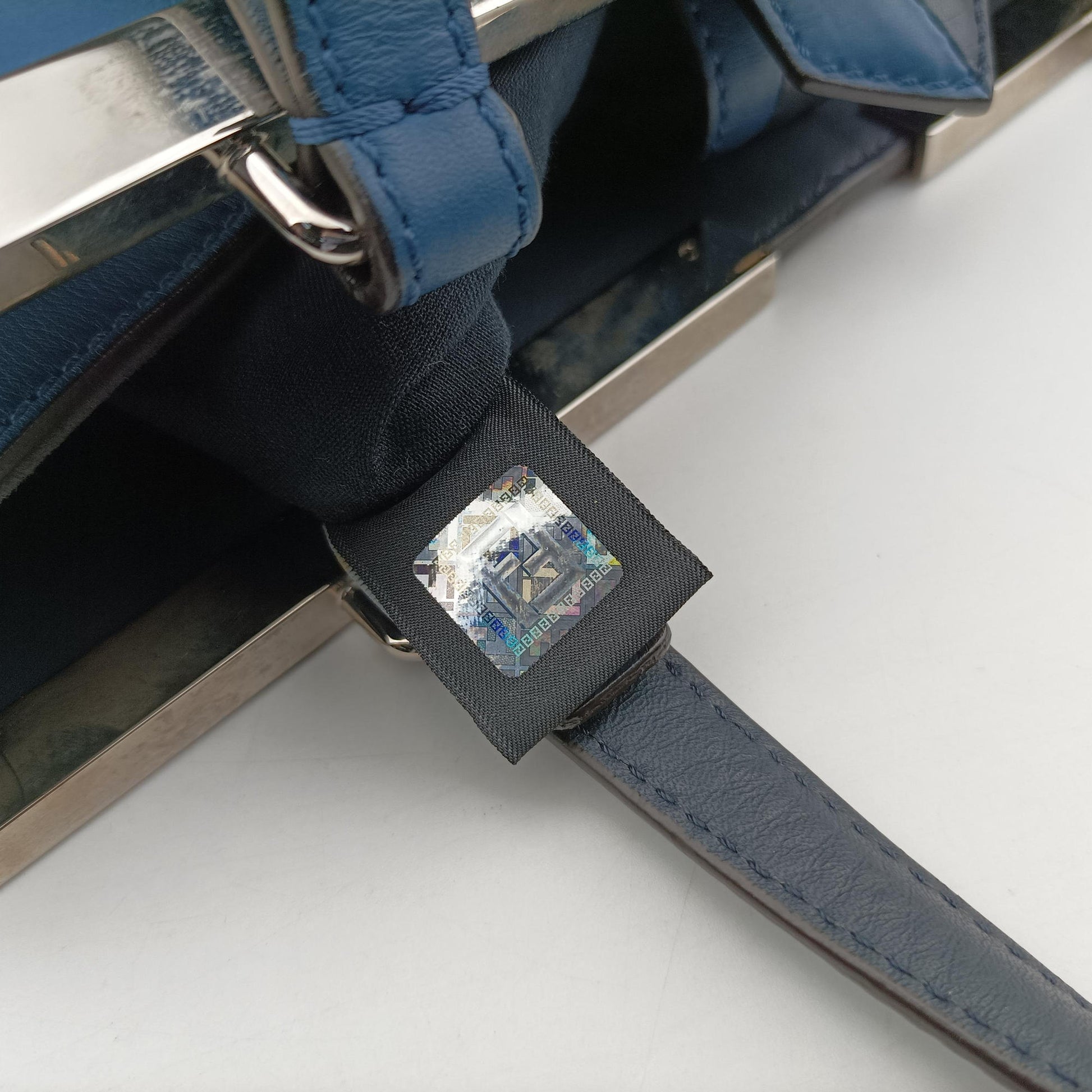 Troisjours Navy × Blue Leather 8BH272 8BH272-N5T 148-2516トロワジュール ネイビー × ブルー レザー 8BH272 8BH272-N5T 148-2516