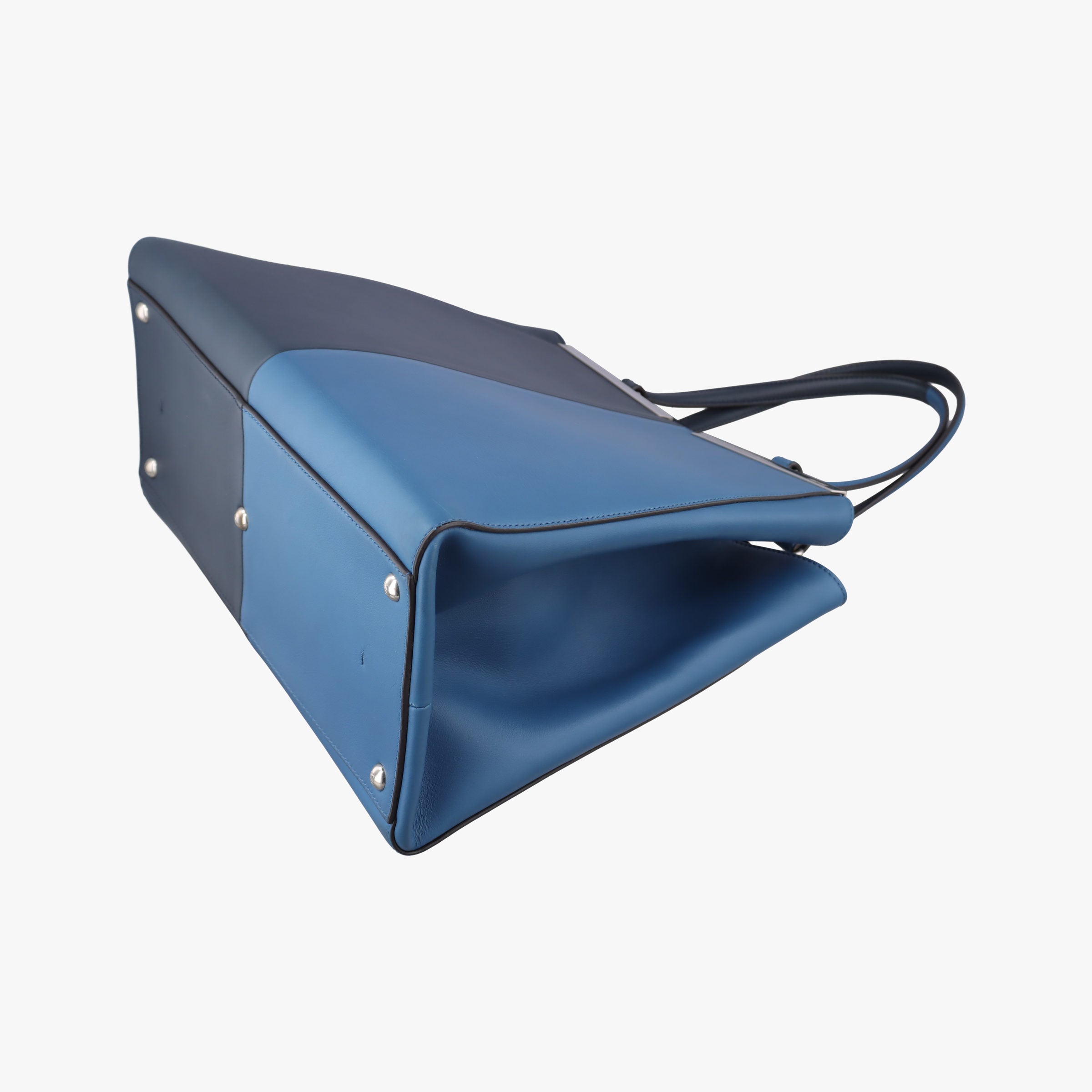 Troisjours Navy × Blue Leather 8BH272 8BH272-N5T 148-2516トロワジュール ネイビー × ブルー レザー 8BH272 8BH272-N5T 148-2516