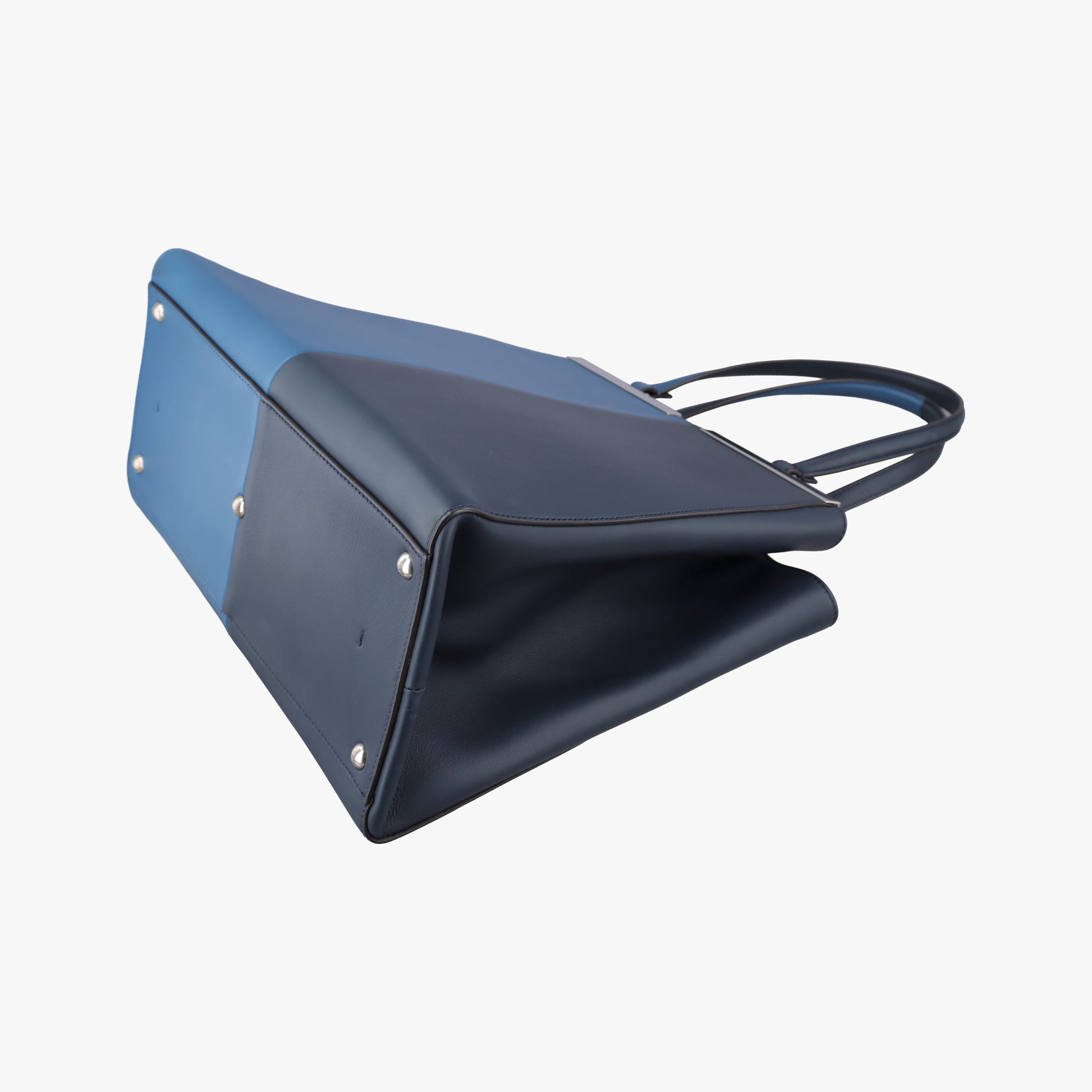 Troisjours Navy × Blue Leather 8BH272 8BH272-N5T 148-2516トロワジュール ネイビー × ブルー レザー 8BH272 8BH272-N5T 148-2516