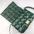 Padded CASSETTE Green lambskin B09673694Cパデッド カセット グリーン ラムスキン B09673694C