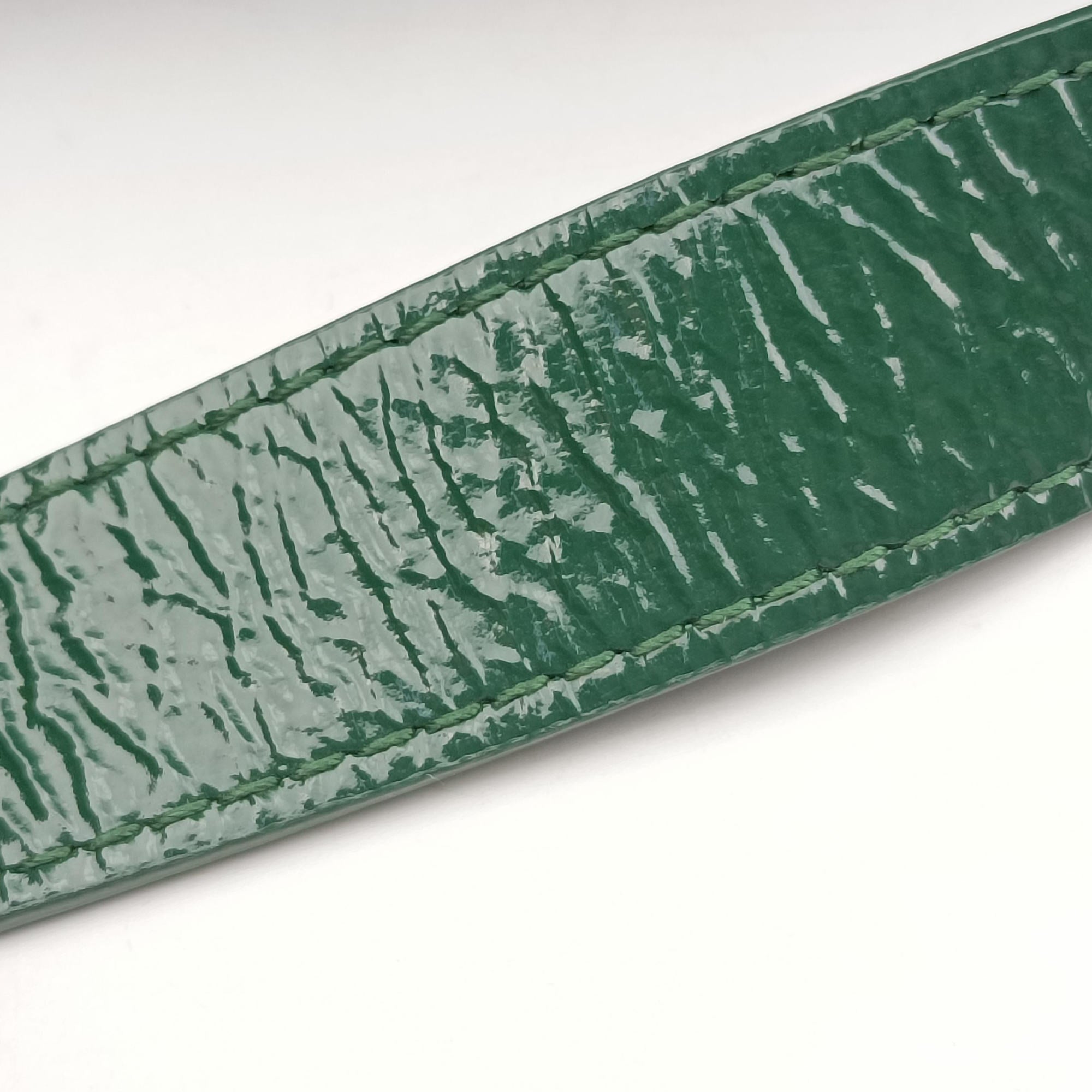 Padded CASSETTE Green lambskin B09673694Cパデッド カセット グリーン ラムスキン B09673694C
