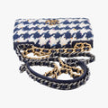 Chanel 19 WOC Houndstooth White × Navy fabric AP0957 31002556シャネル19 フラップ 千鳥格子 ホワイト×ネイビー ファブリック AP0957 31002556