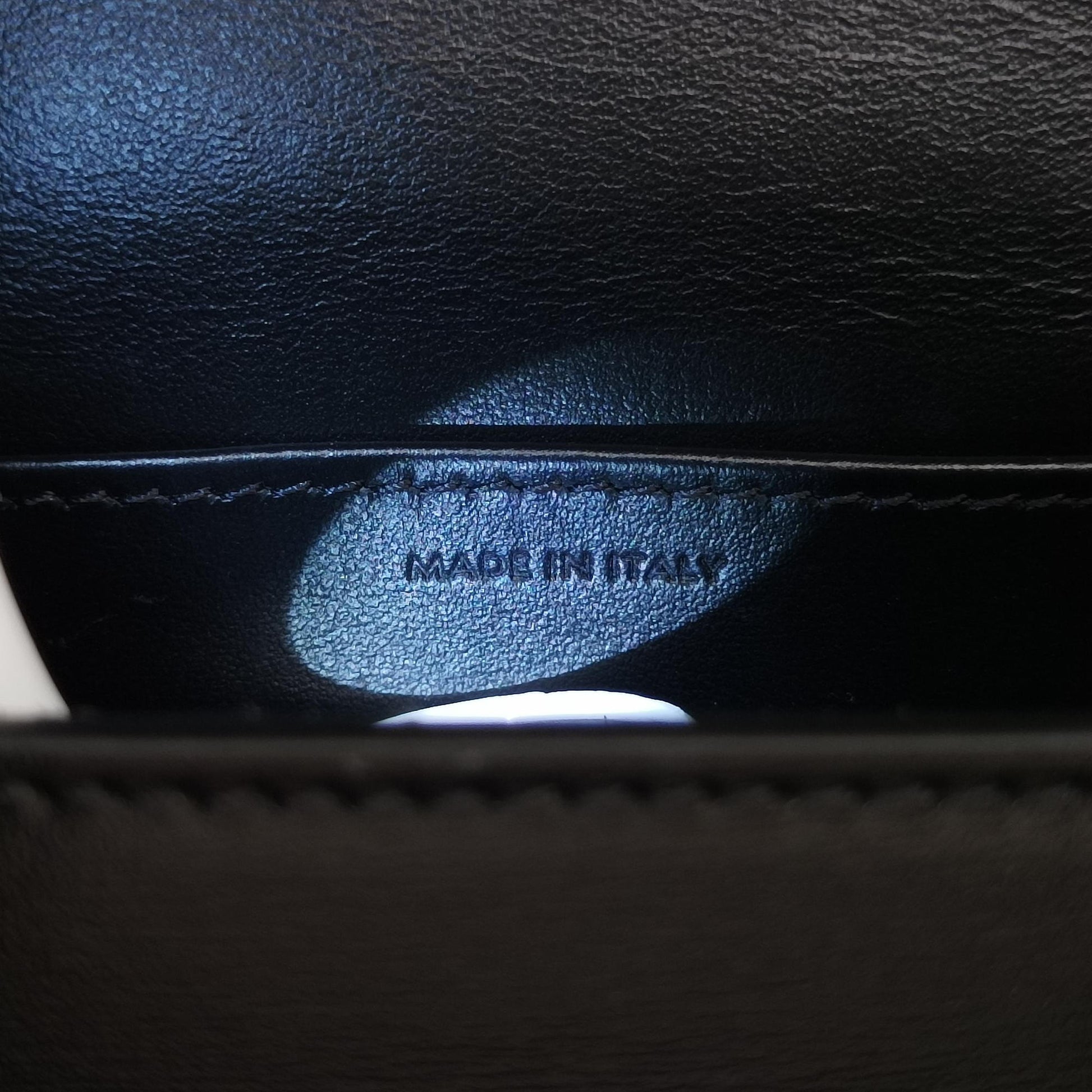 Triomphe Black Leather U-RG-1243トリオンフ ブラック レザー U-RG-1243
