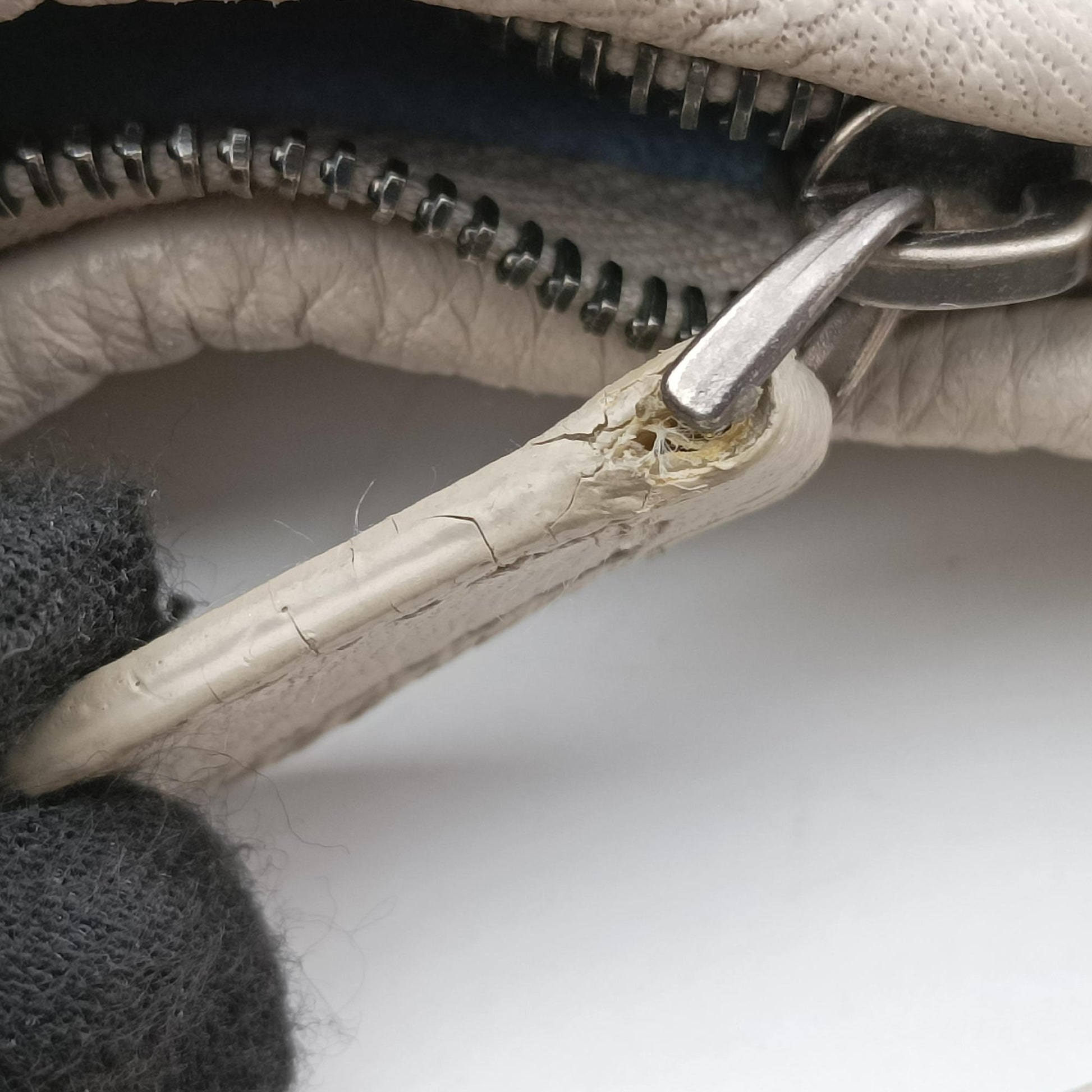 Mini Dune Veneta Hobo Grey leather 189227 V174N 9578 EPEV 2007 3882 Bミニ デューン ヴェネタ ホーボー グレー レザー 189227 V174N 9578 EPEV 2007 3882 B