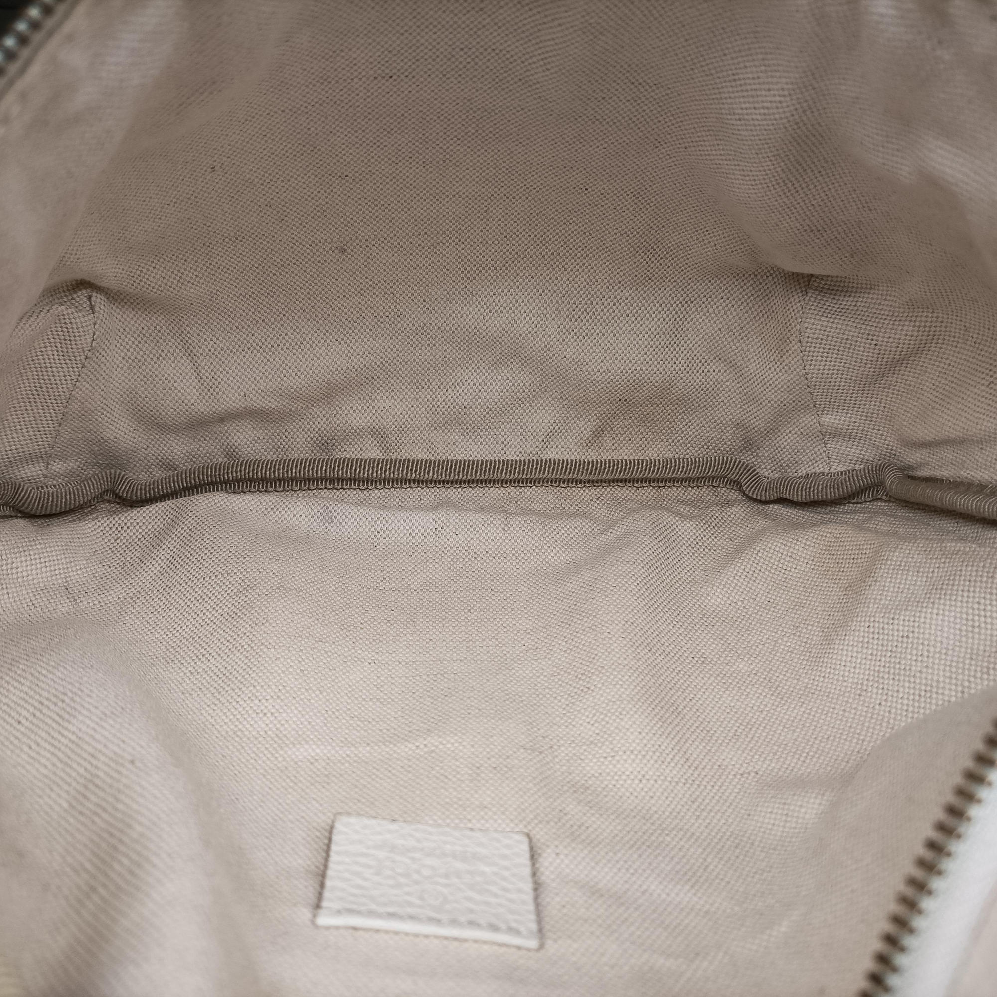 Vintage Gucci Print White Leather 530412 bum bag/waist bag | stylenewstar