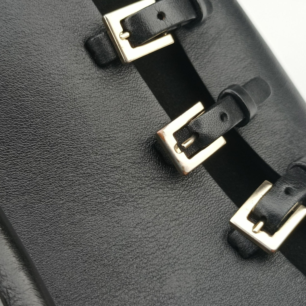Pre-owned Valentino Buckle Strappy Satchel Black Leather  shoulderbag | stylenewstar
