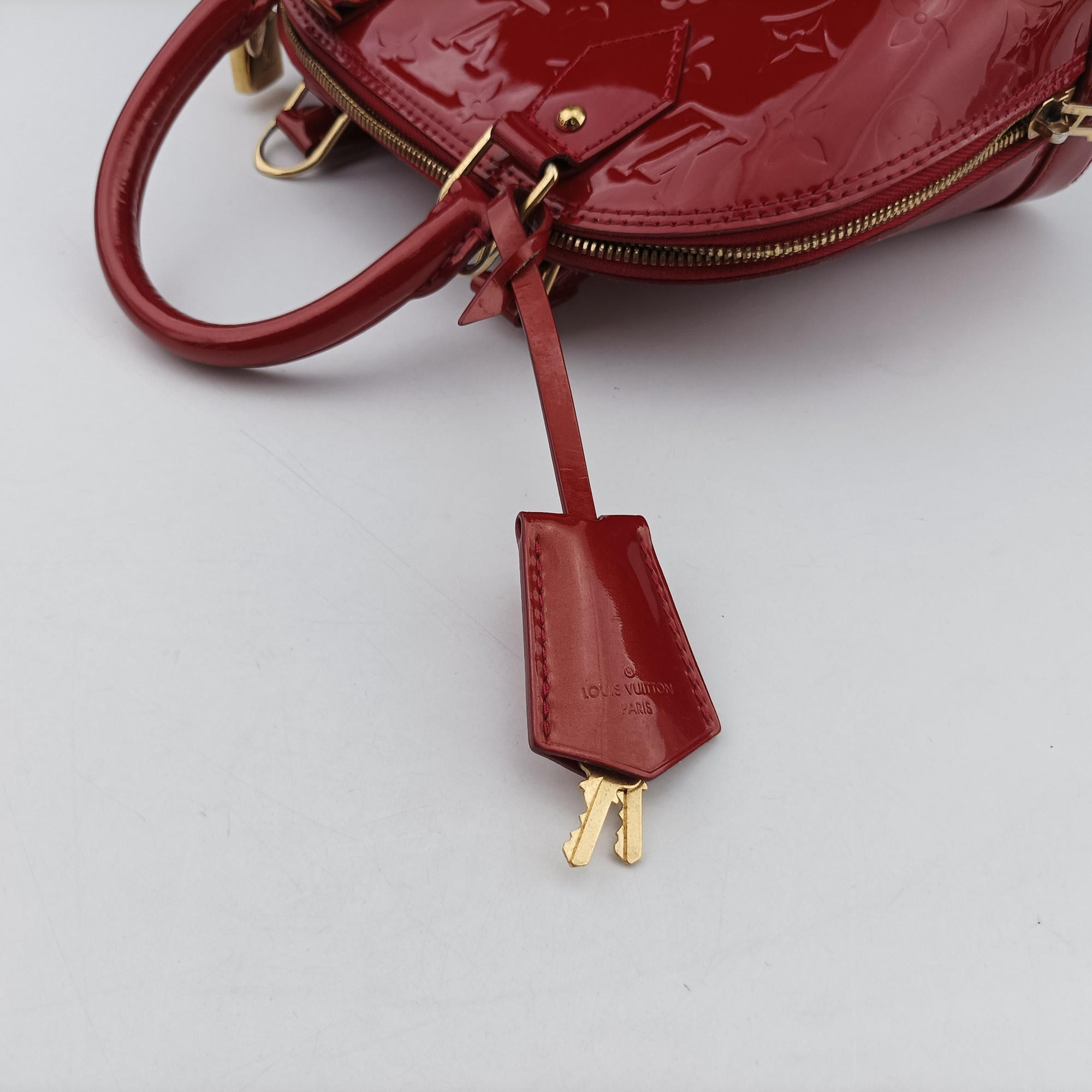 Pre-owned Louis Vuitton Alma BB CERISE Vernis M90174 shoulderbag | stylenewstar
